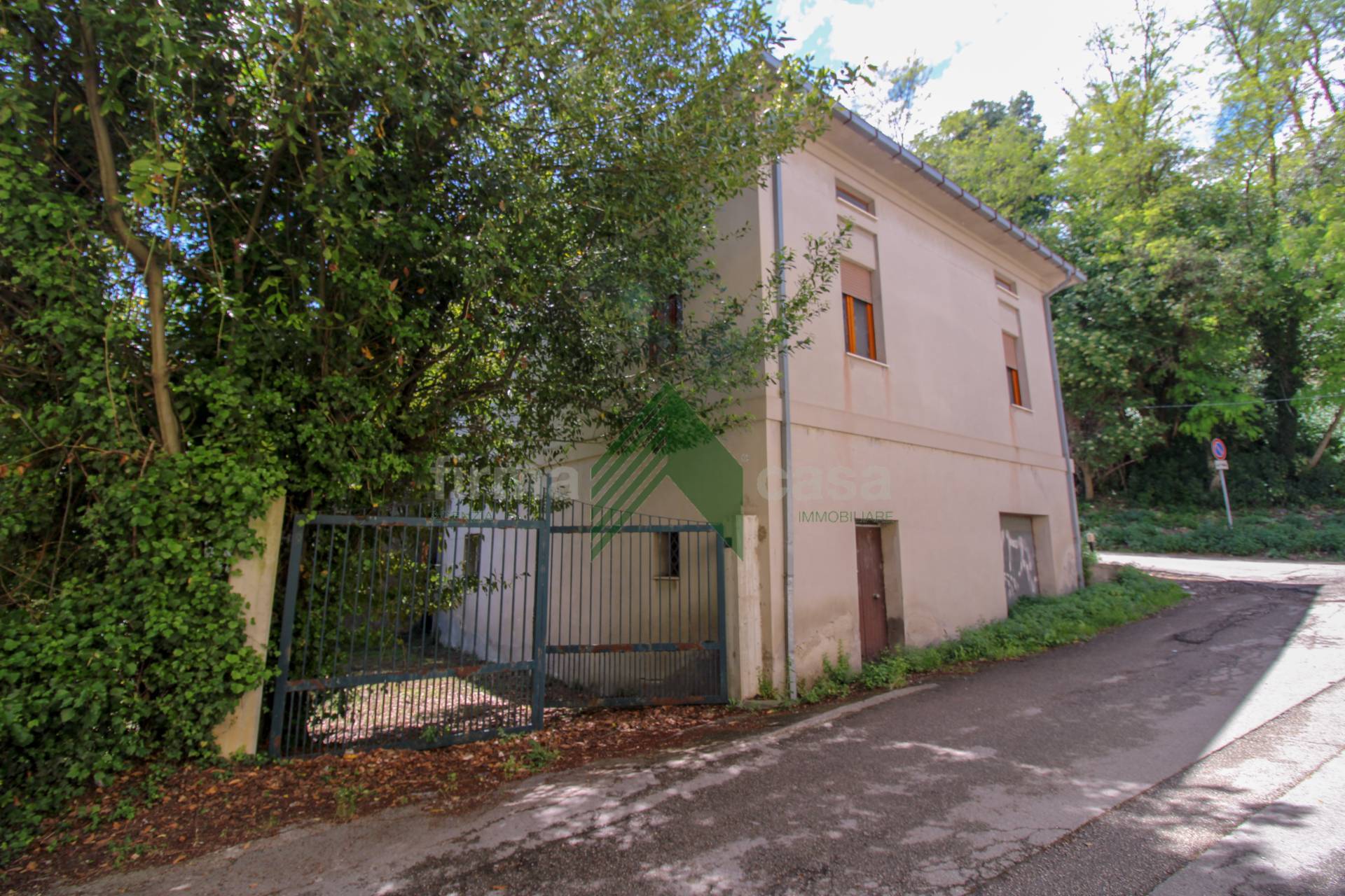 Casa singola in vendita a Teramo, Centro