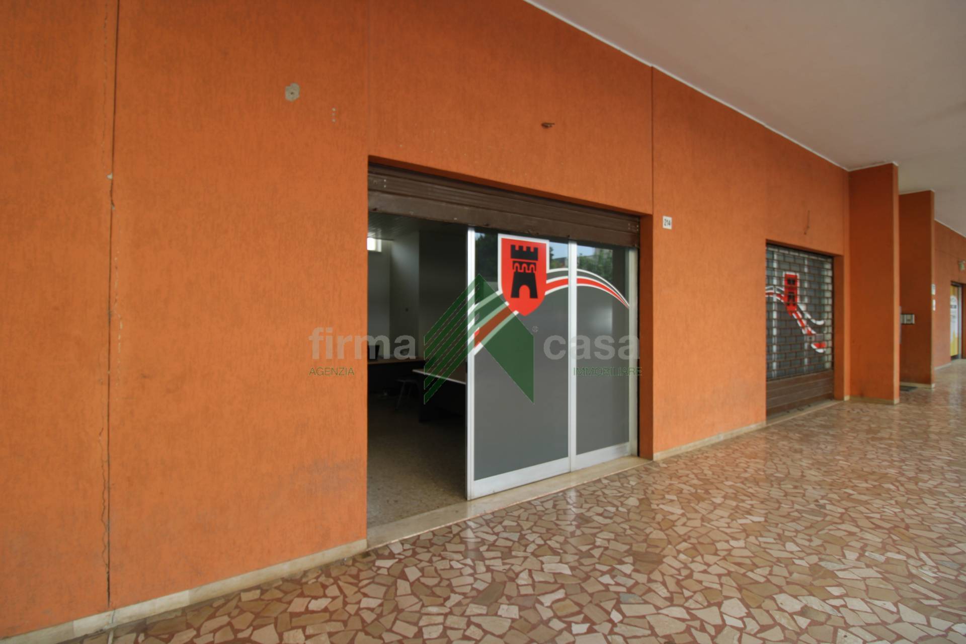 Locale commerciale in vendita a Teramo, San Nicol a Tordino