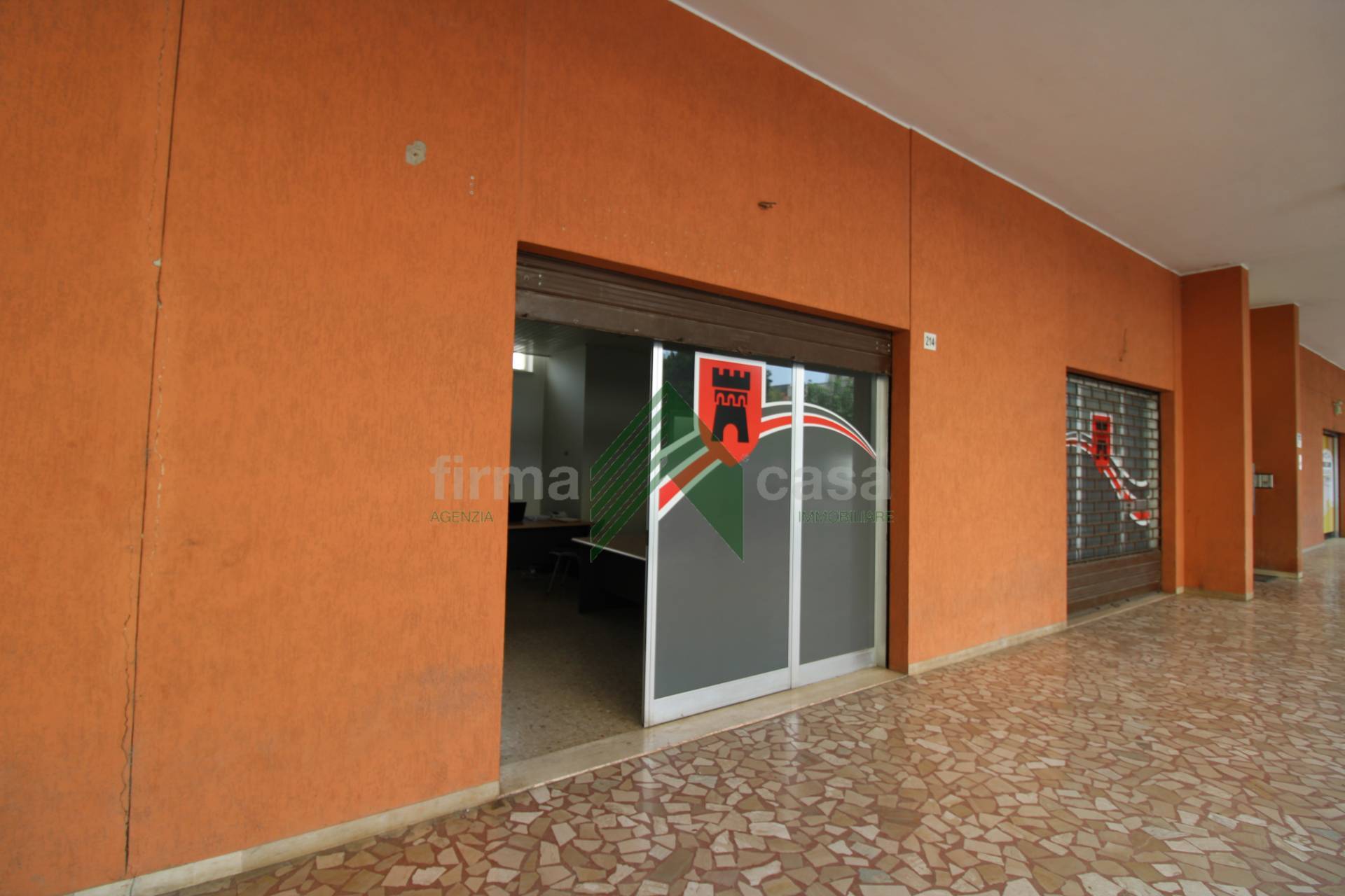 Locale commerciale in vendita a Teramo, San Nicol a Tordino