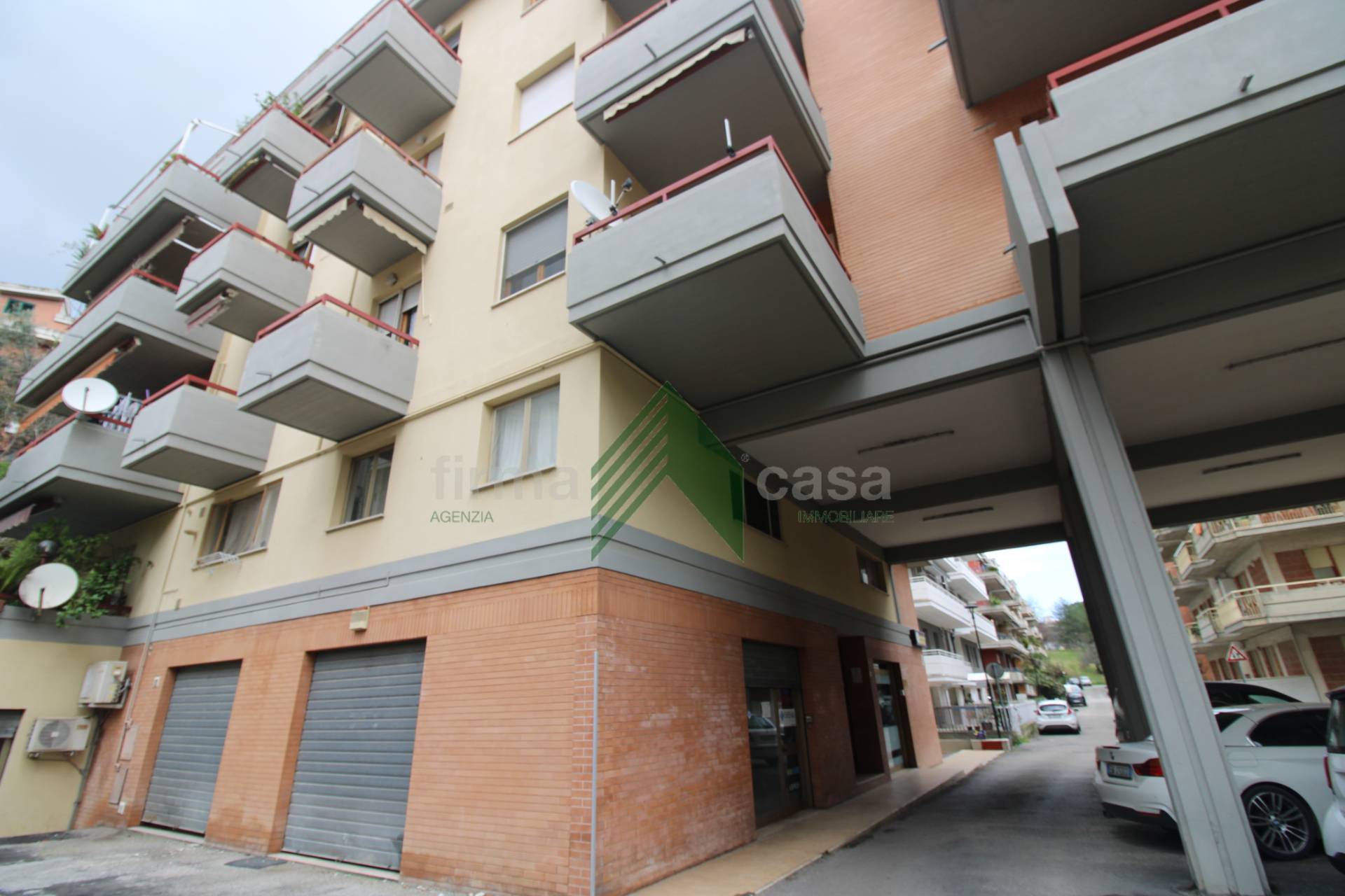 Studio/Ufficio in vendita a Teramo, Semicentro