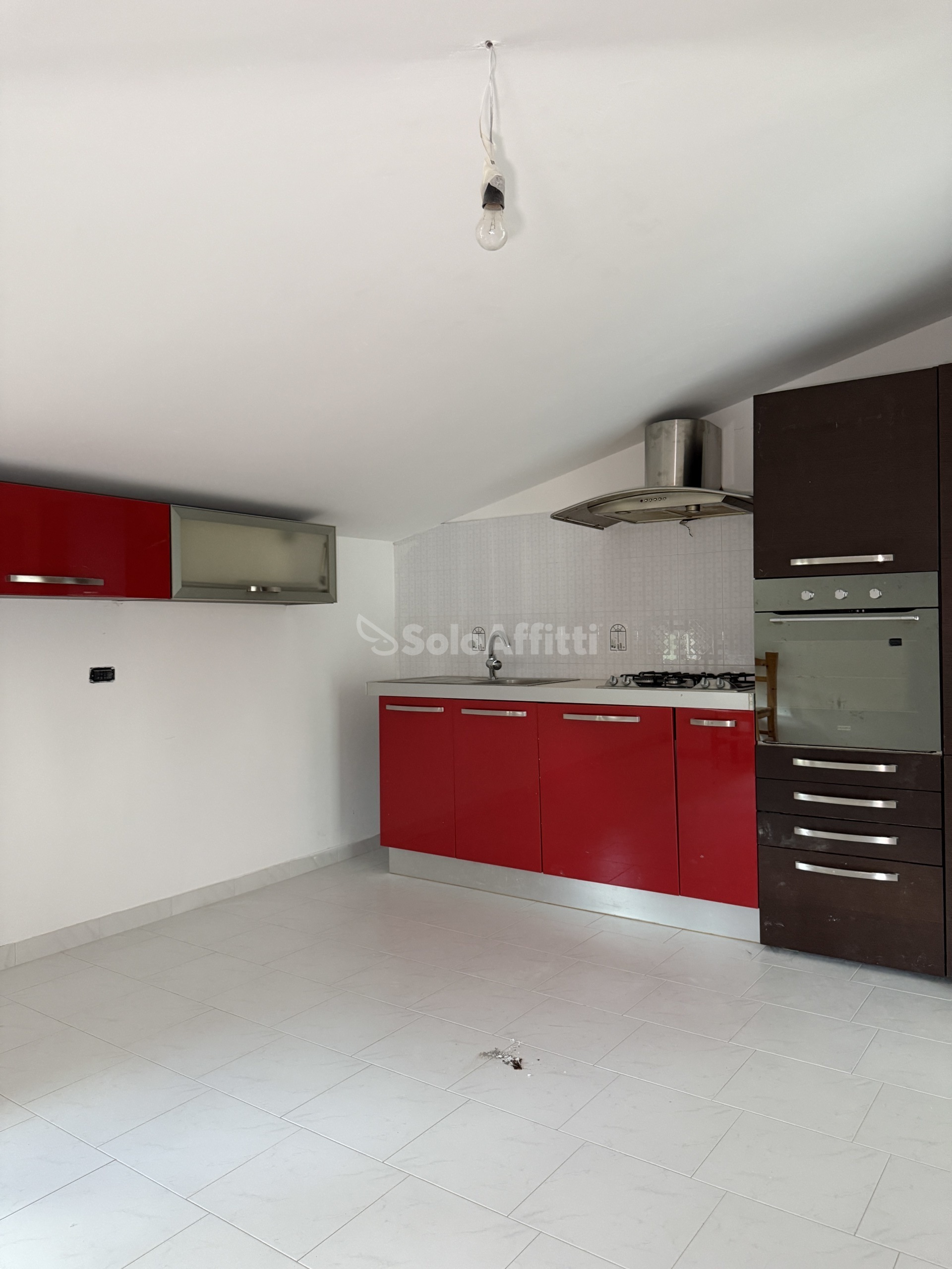 Attico con terrazzo in via rifreddo, Potenza