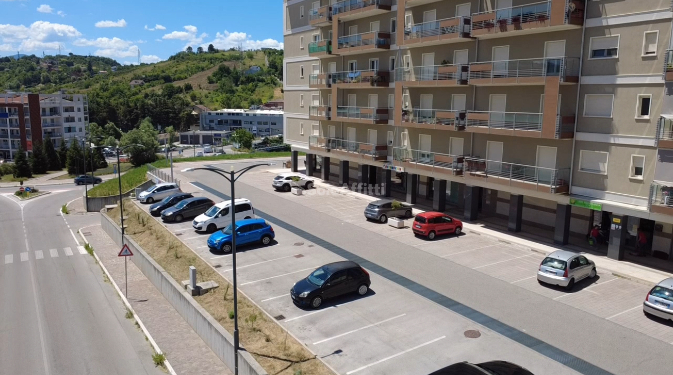 Locale commerciale in affitto in via dei molinari 6/a, Potenza