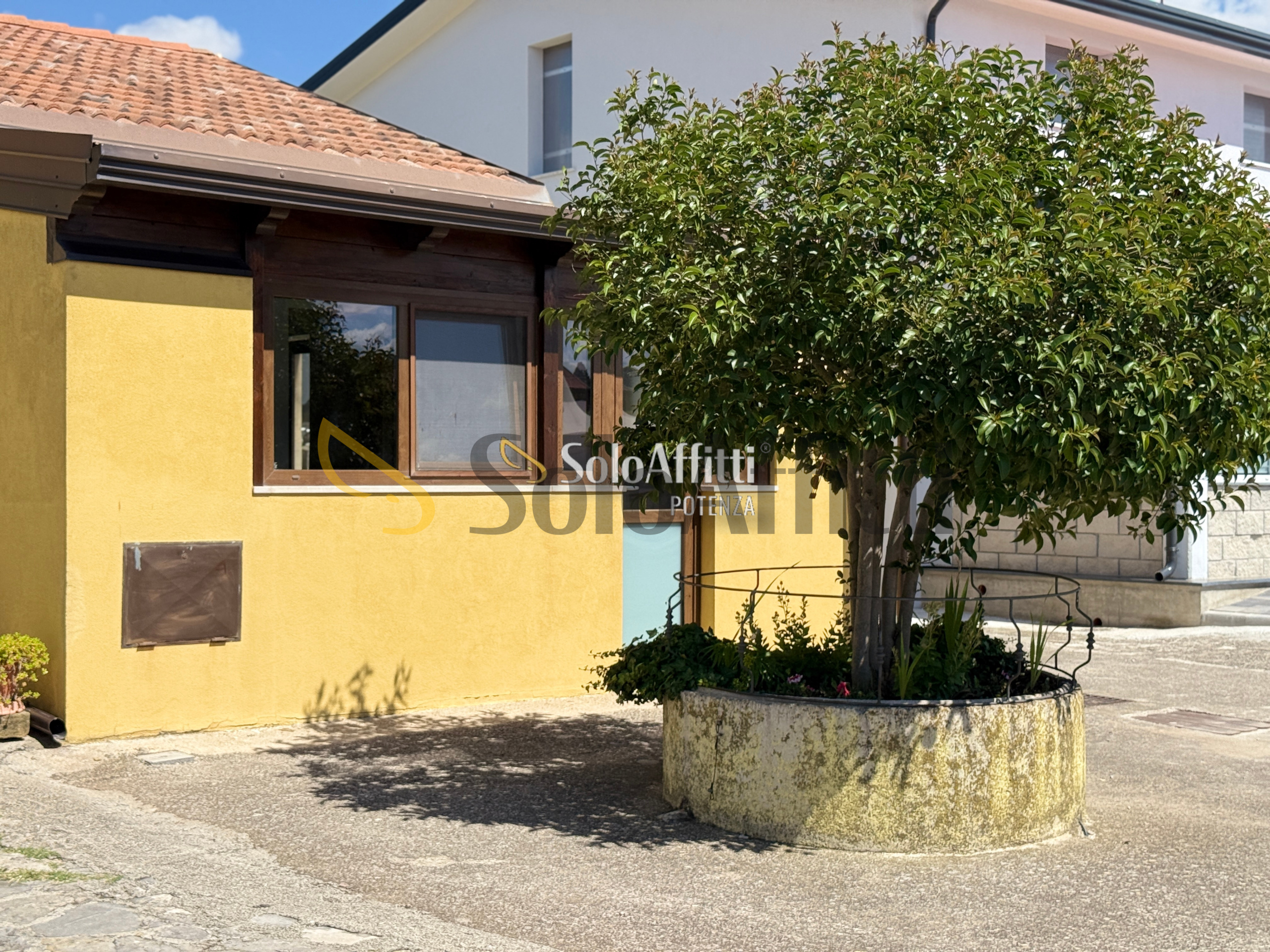 Casa indipendente con giardino in contrada piano del conte 1, Avigliano