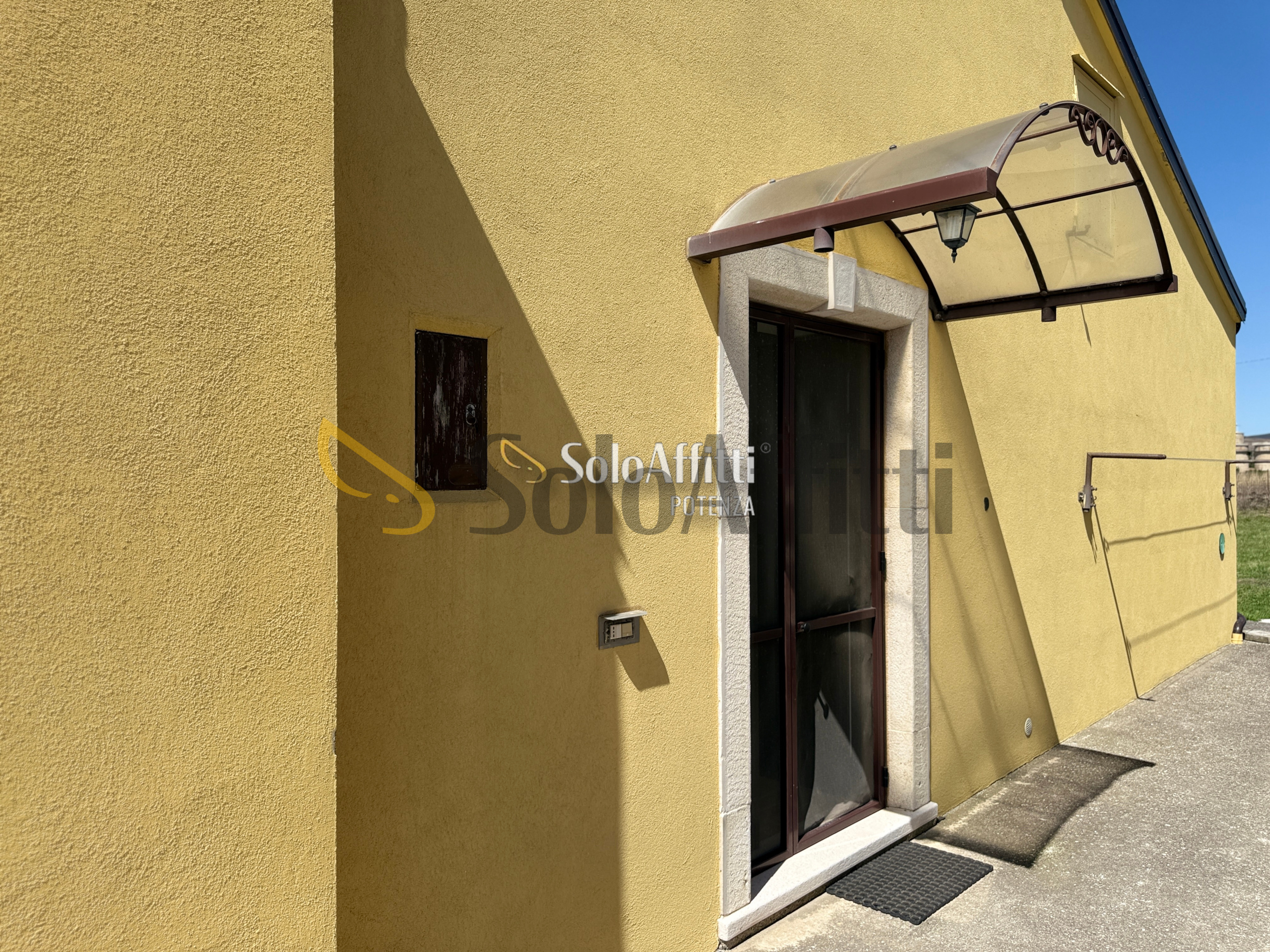 Casa indipendente con giardino in contrada piano del conte 1, Avigliano