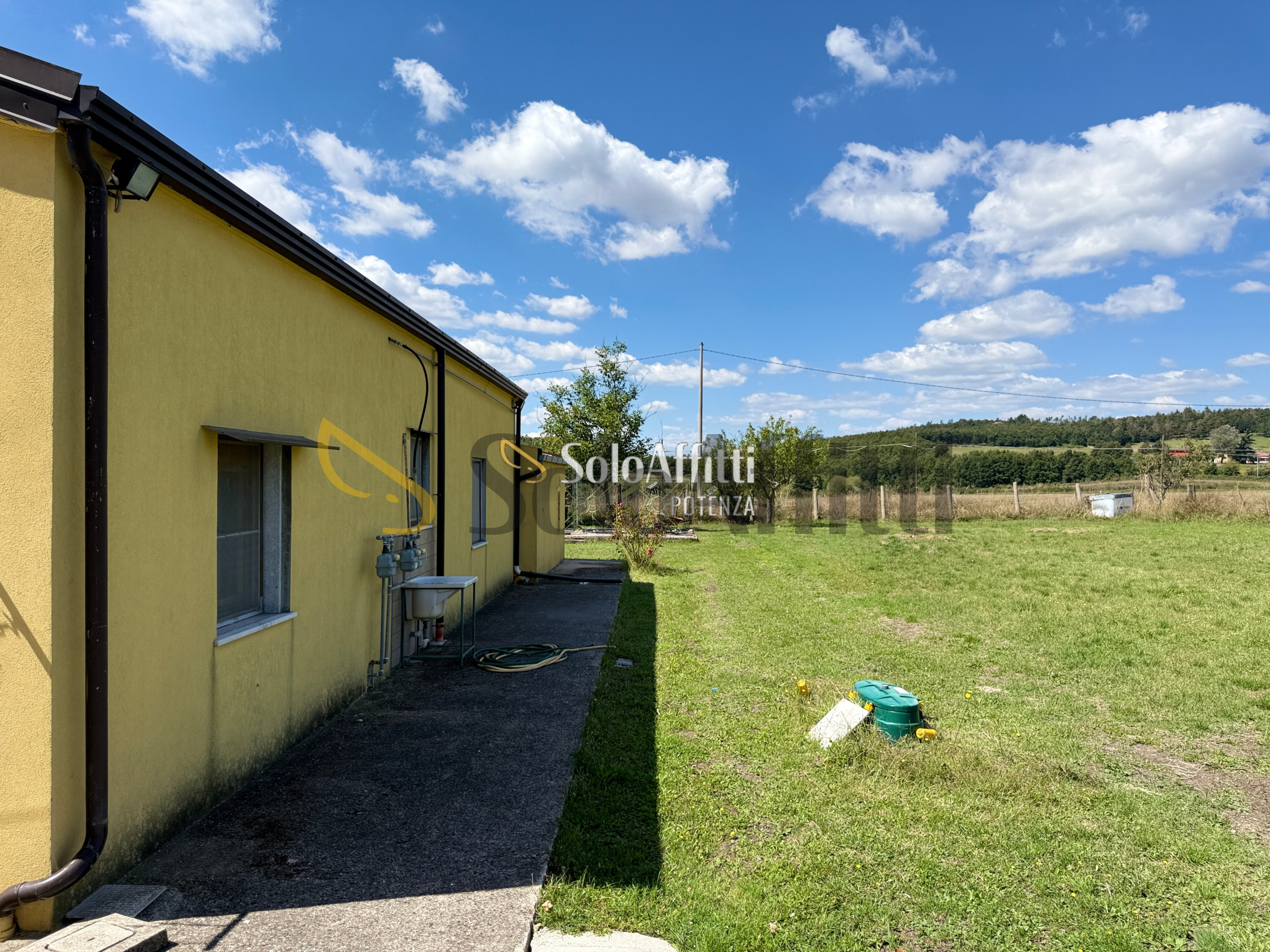 Casa indipendente con giardino in contrada piano del conte 1, Avigliano