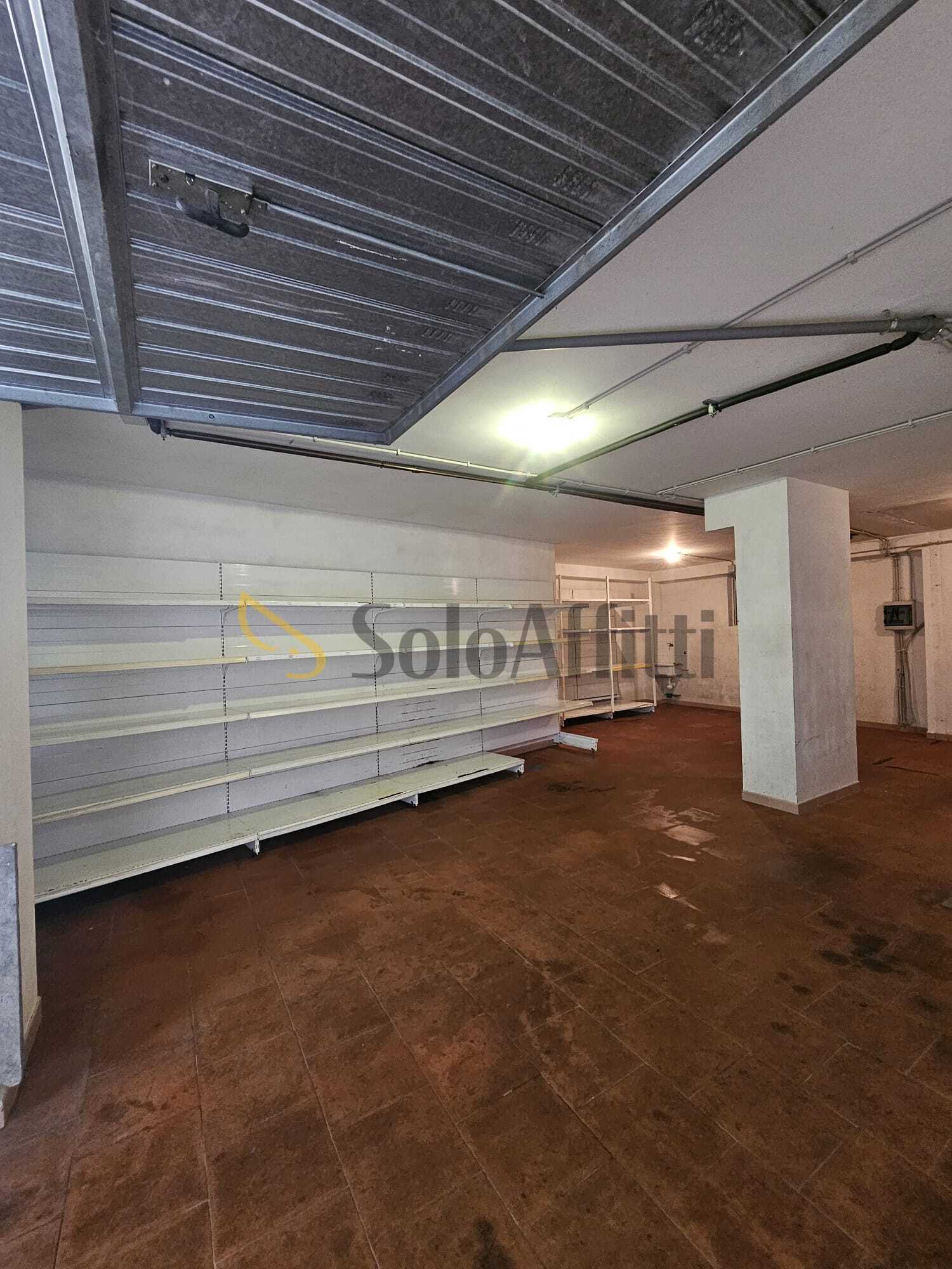 Box/Garage 59mq in affitto in via parigi 46, Potenza