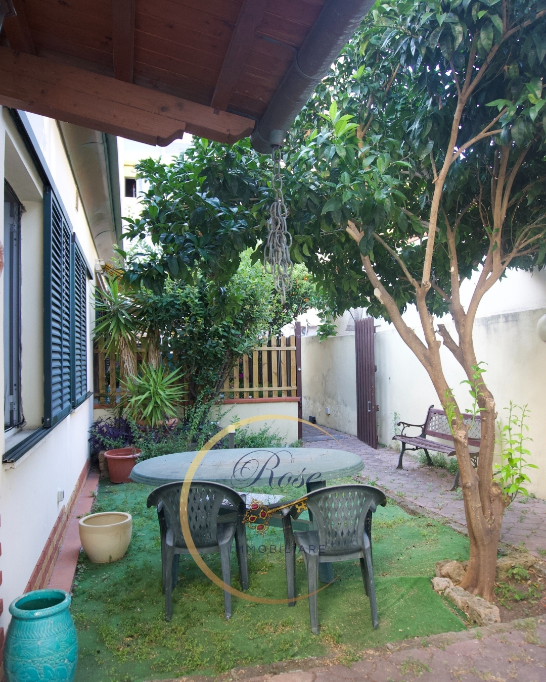 Casa indipendente con giardino a Livorno