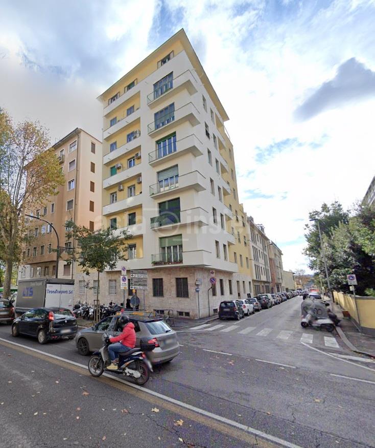 Appartamento con terrazzo a Firenze