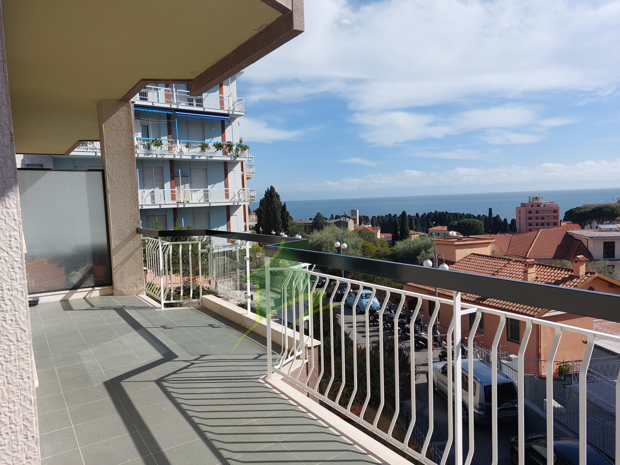 Trilocale vista mare in via vallarino 78, San Remo