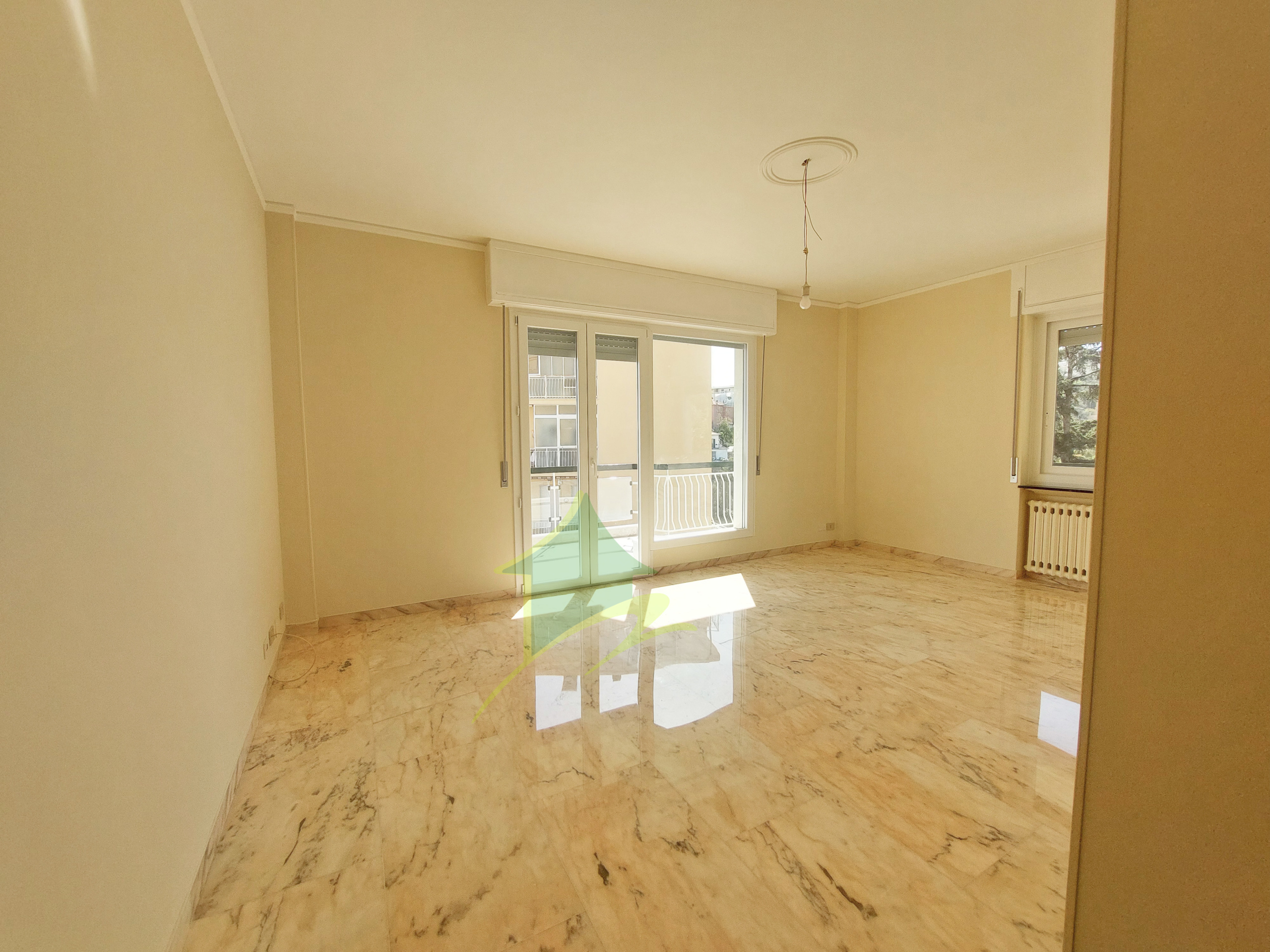 Trilocale vista mare in via vallarino 78, San Remo