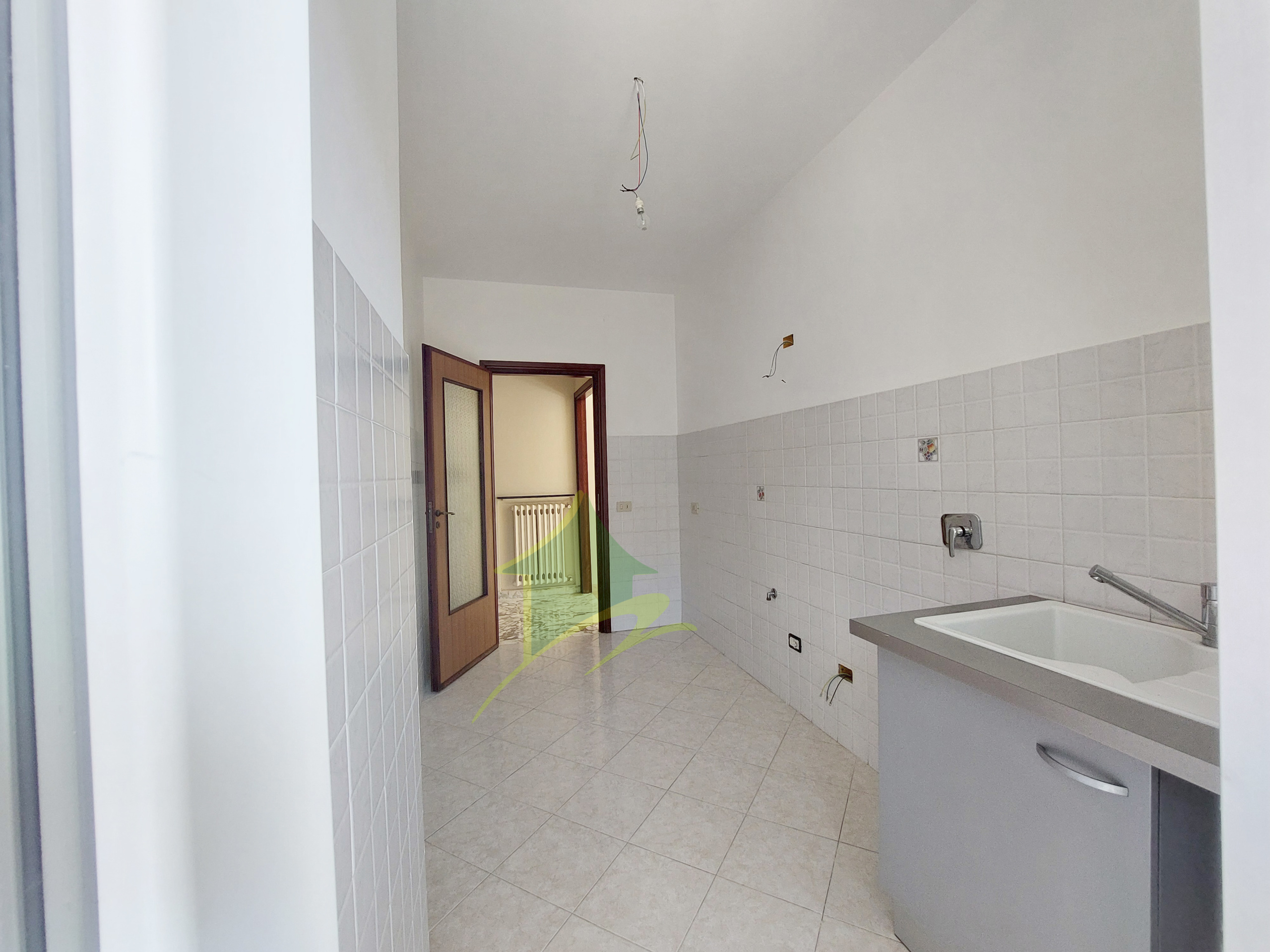 Trilocale vista mare in via vallarino 78, San Remo