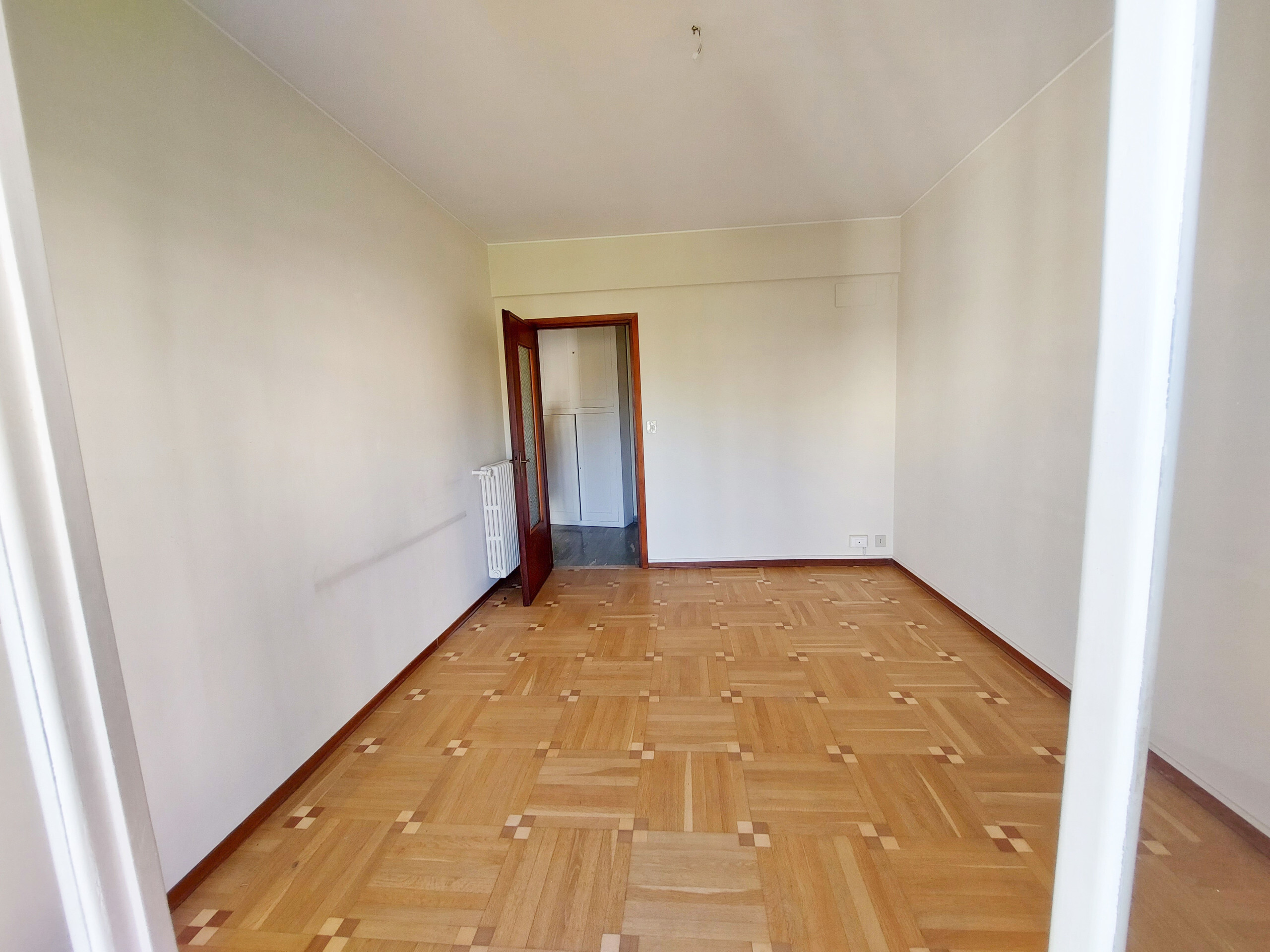 Trilocale ristrutturato in via meridiana 25, San Remo