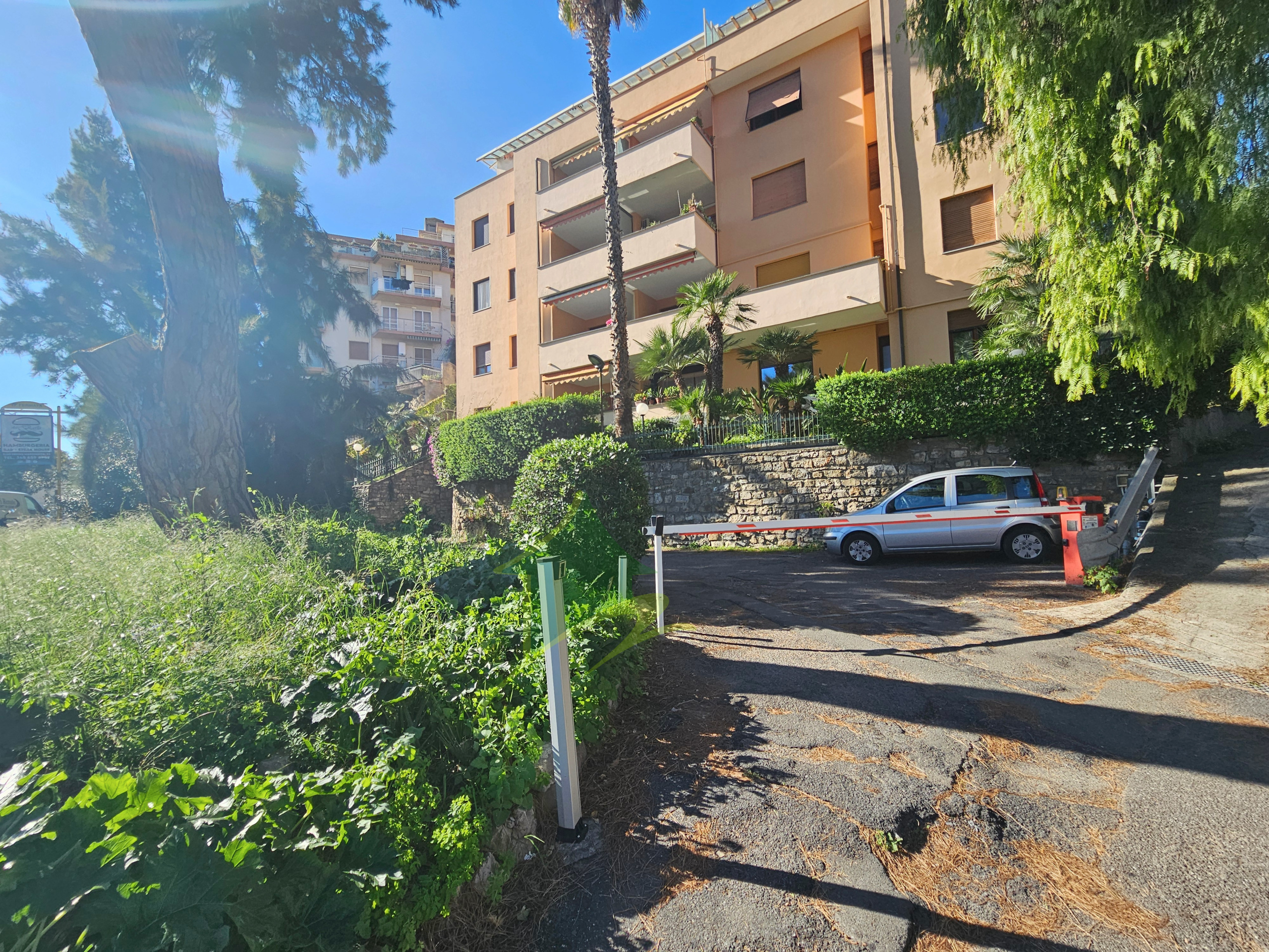 Trilocale con terrazzo in corso marconi 298, San Remo