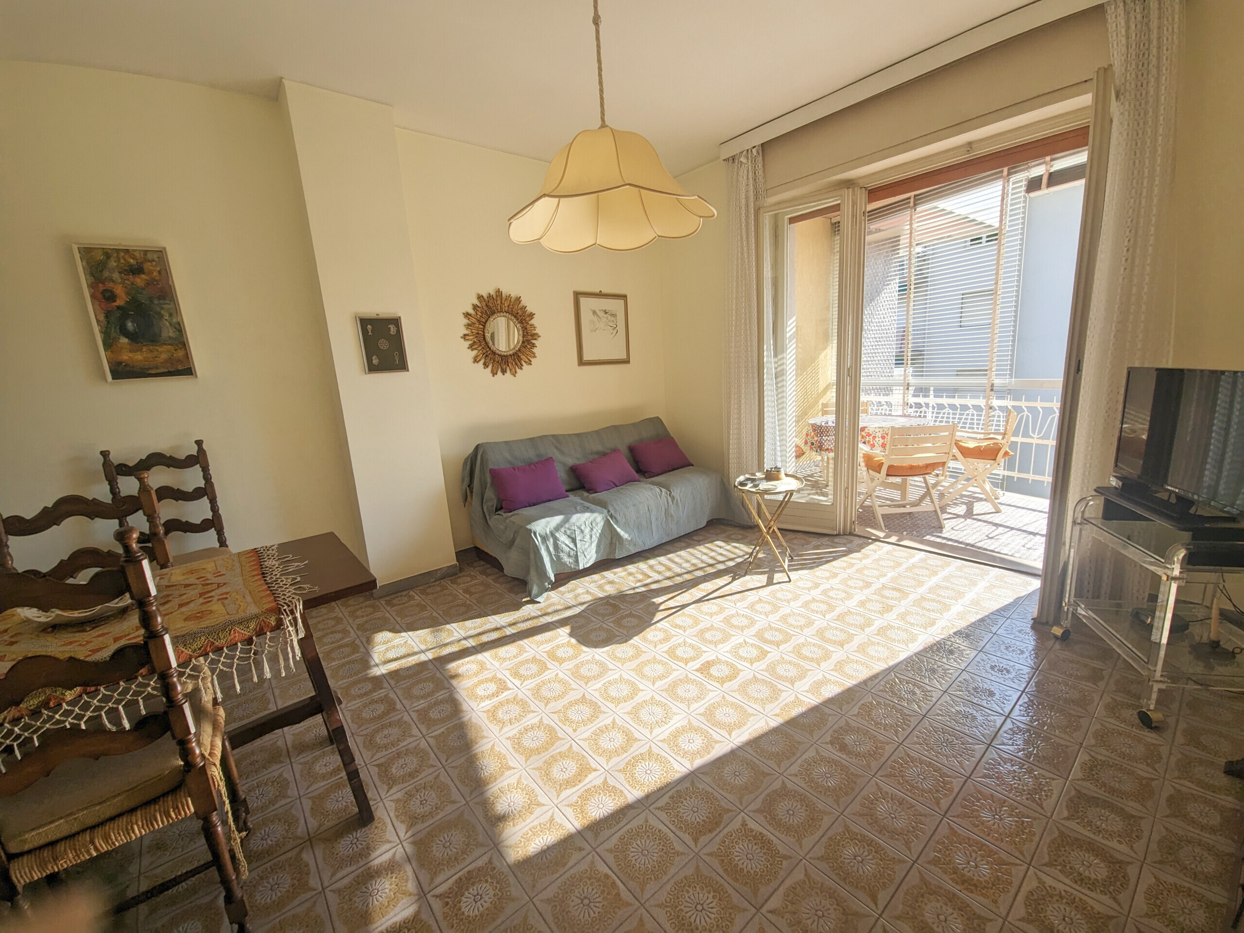 Bilocale con terrazzo in via privata serenella 23, San Remo