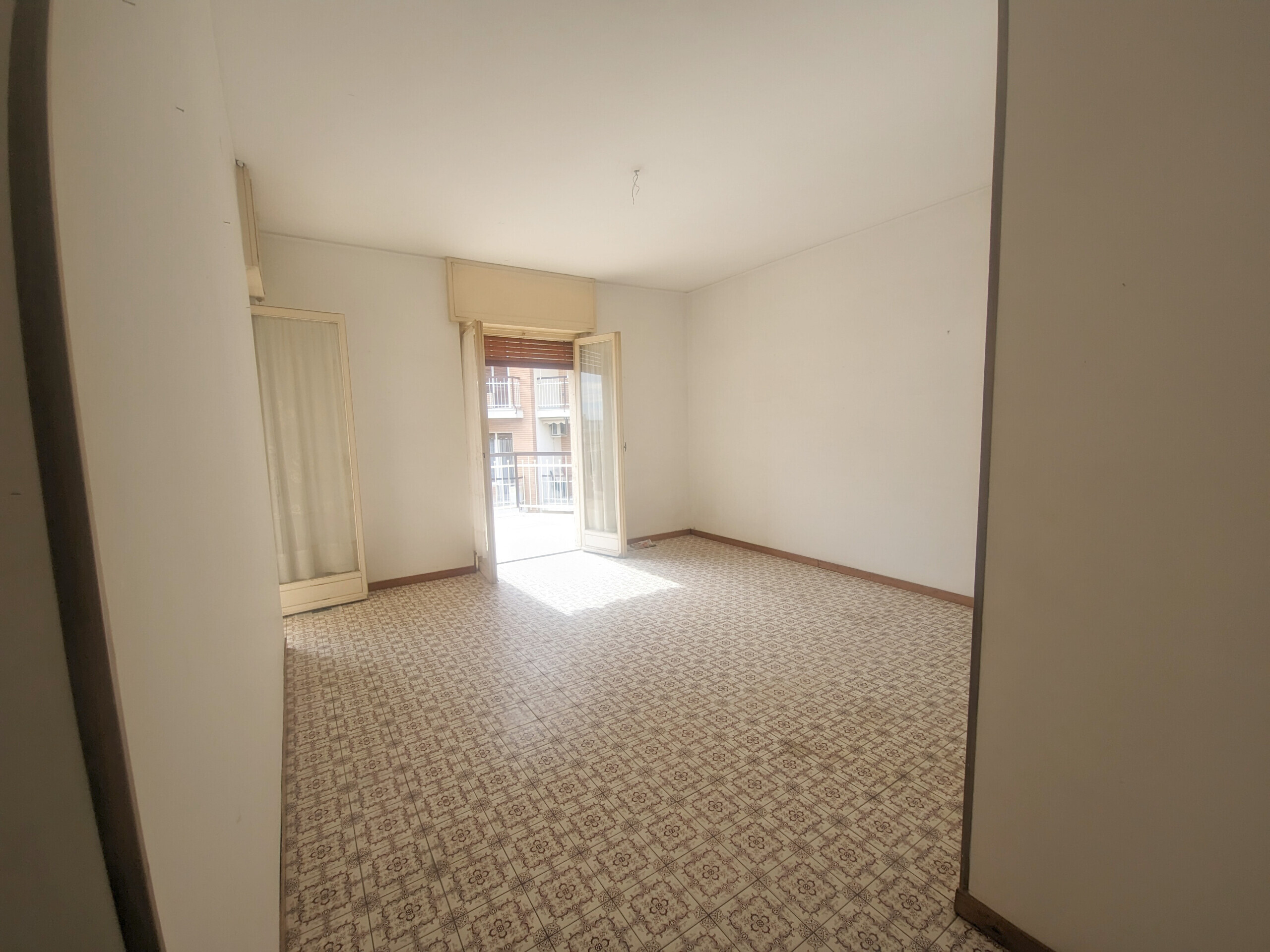 Quadrilocale con terrazzo in via privata serenella 8, San Remo