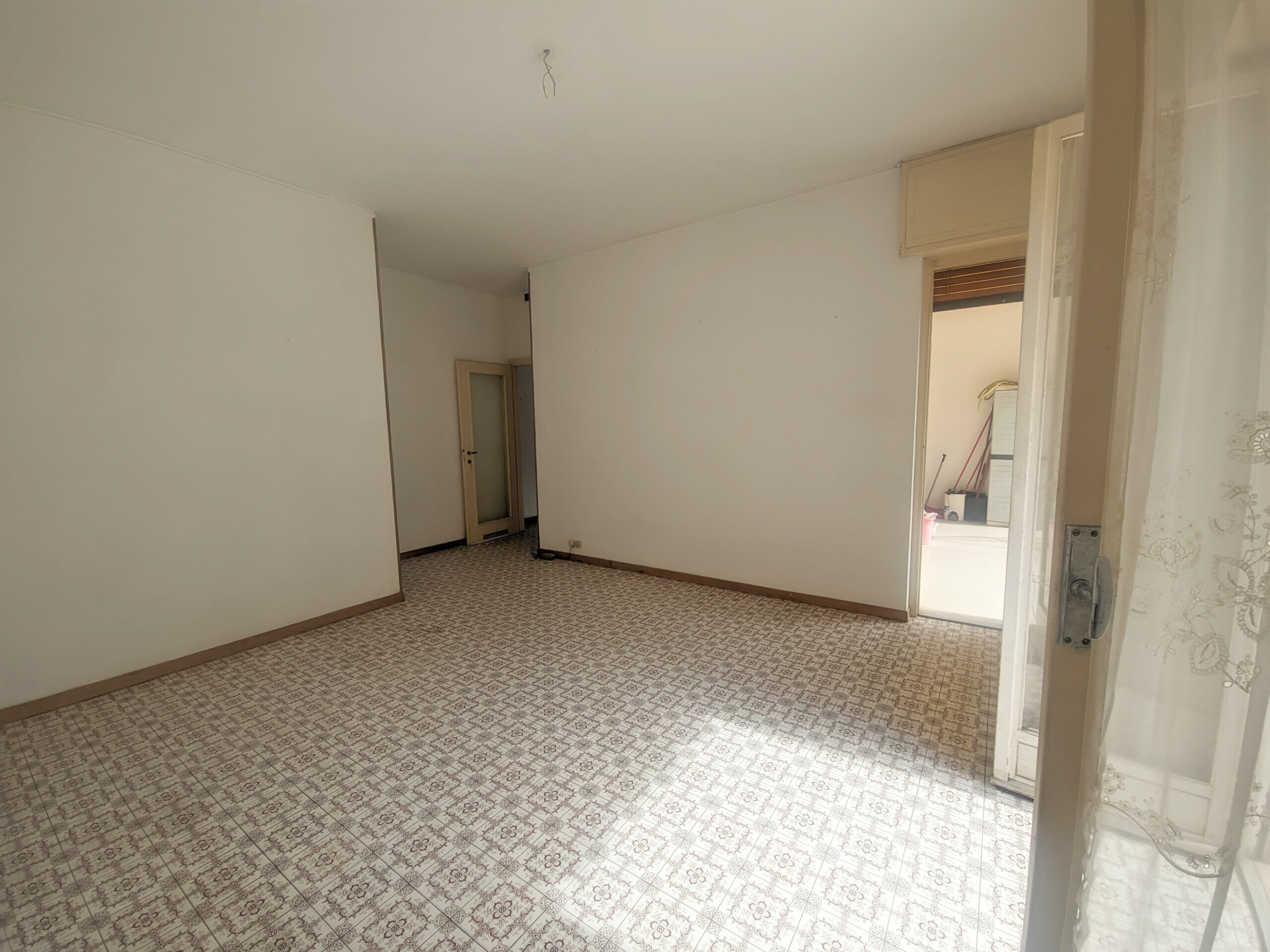 Quadrilocale con terrazzo in via privata serenella 8, San Remo