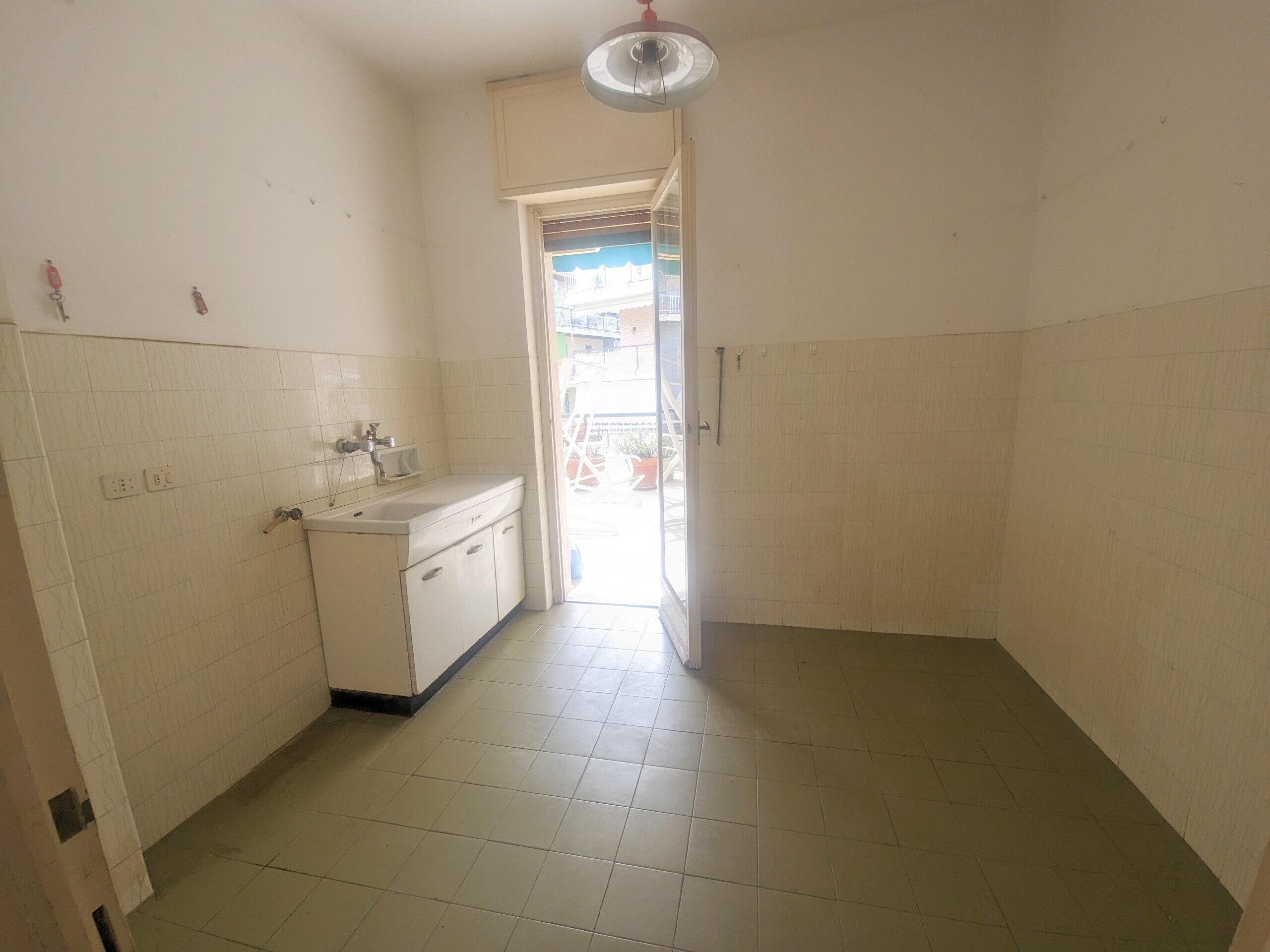 Quadrilocale con terrazzo in via privata serenella 8, San Remo