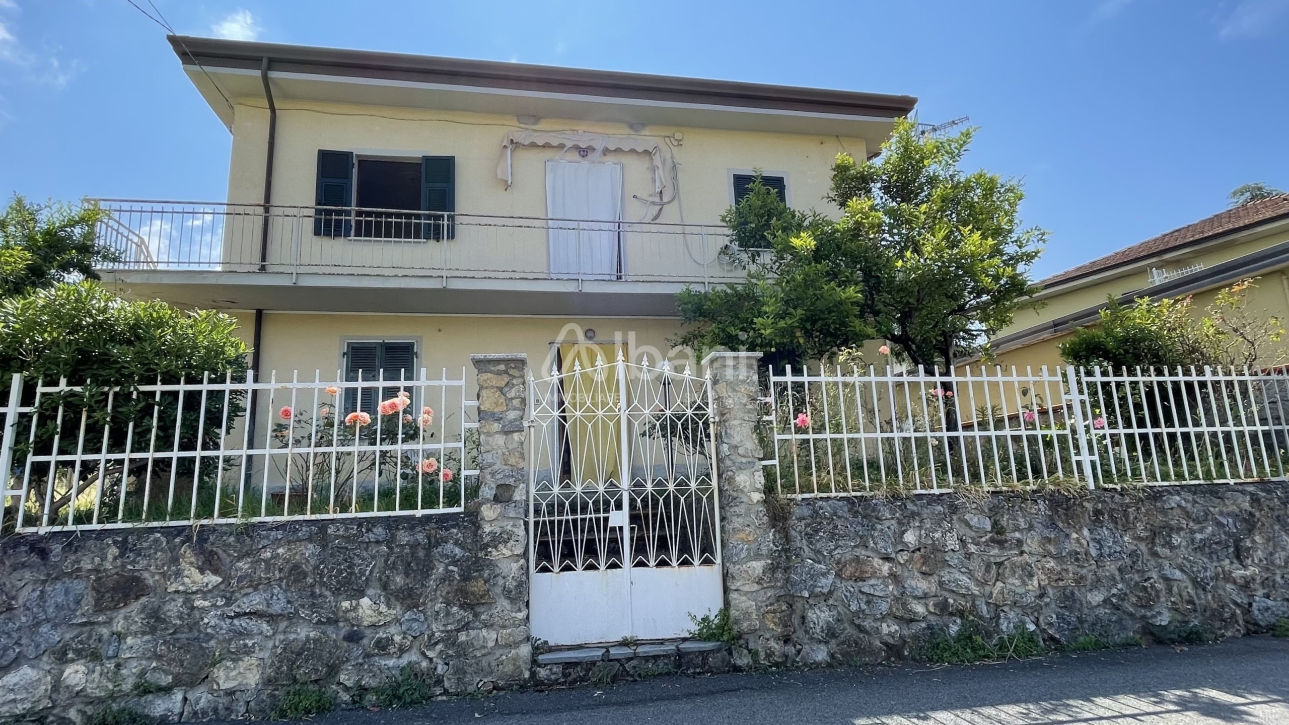 Casa indipendente con giardino, Arcola pianazze