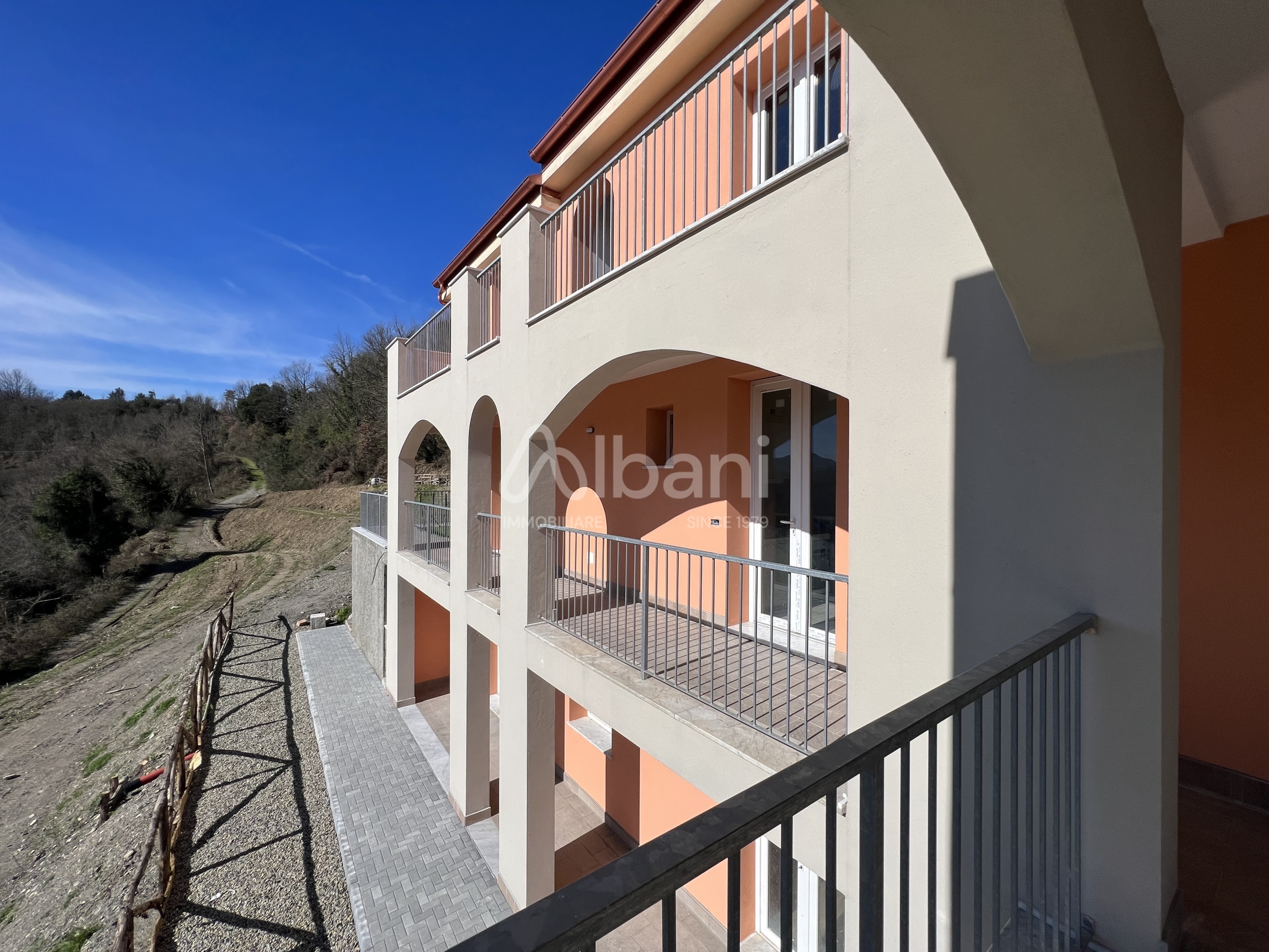 Casa indipendente con giardino a Beverino