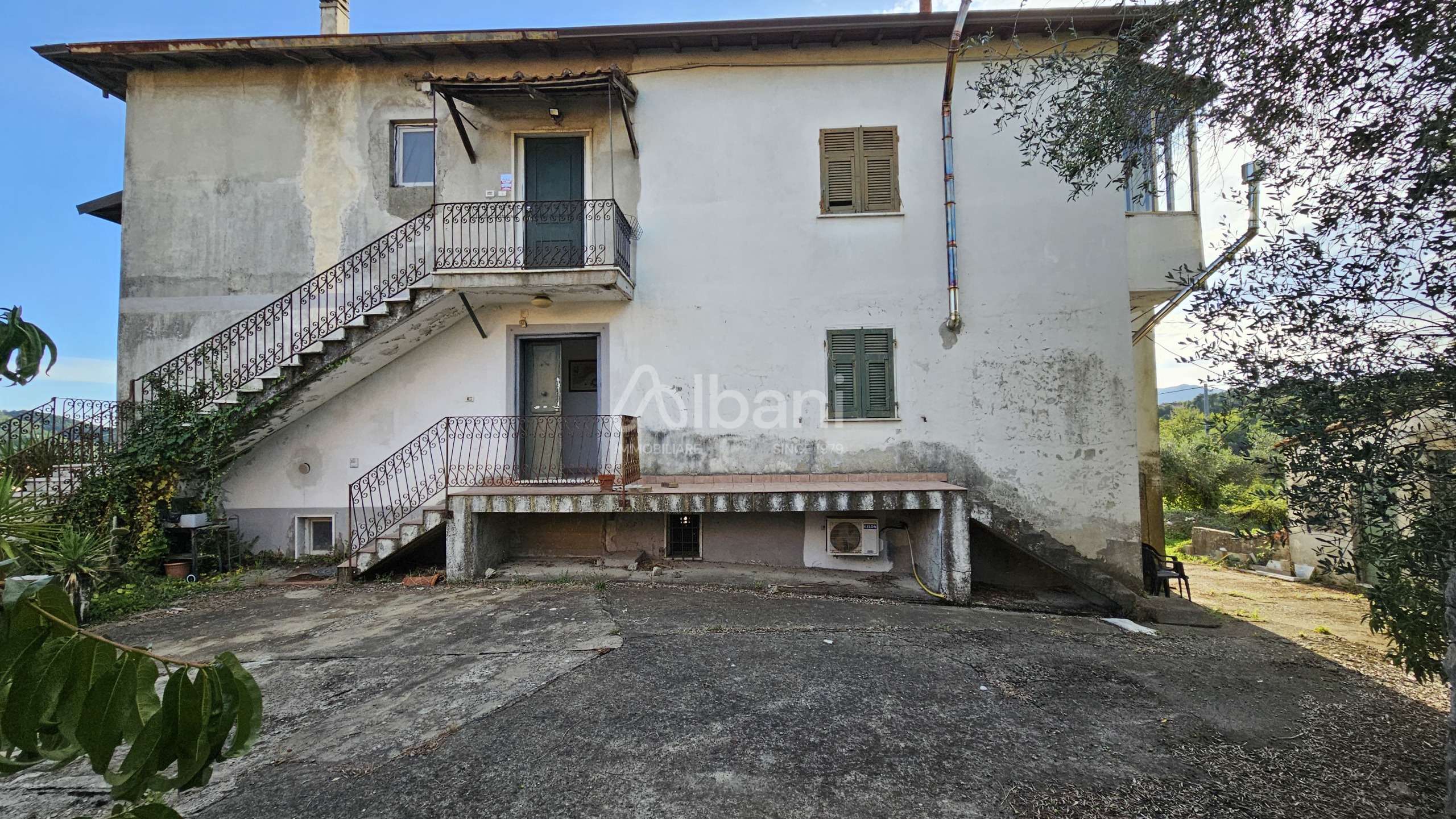 Casa indipendente con giardino a La Spezia