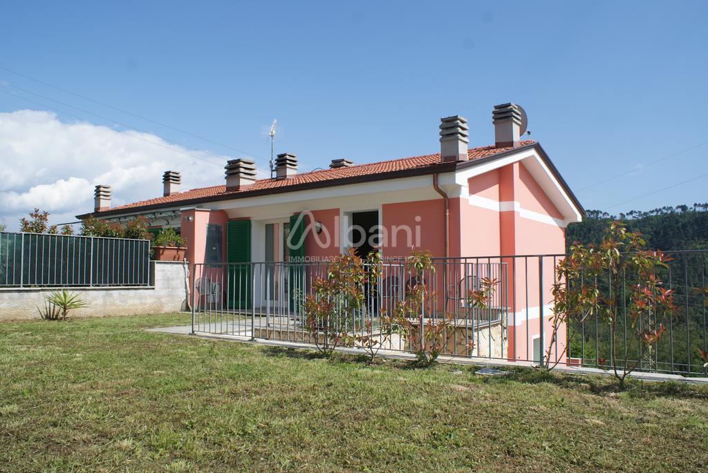 Casa indipendente con giardino, Arcola pietralba