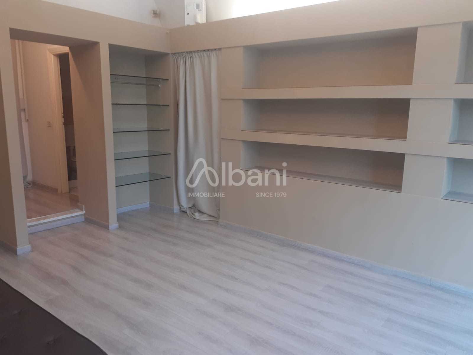 Locale commerciale in vendita a Vezzano Ligure