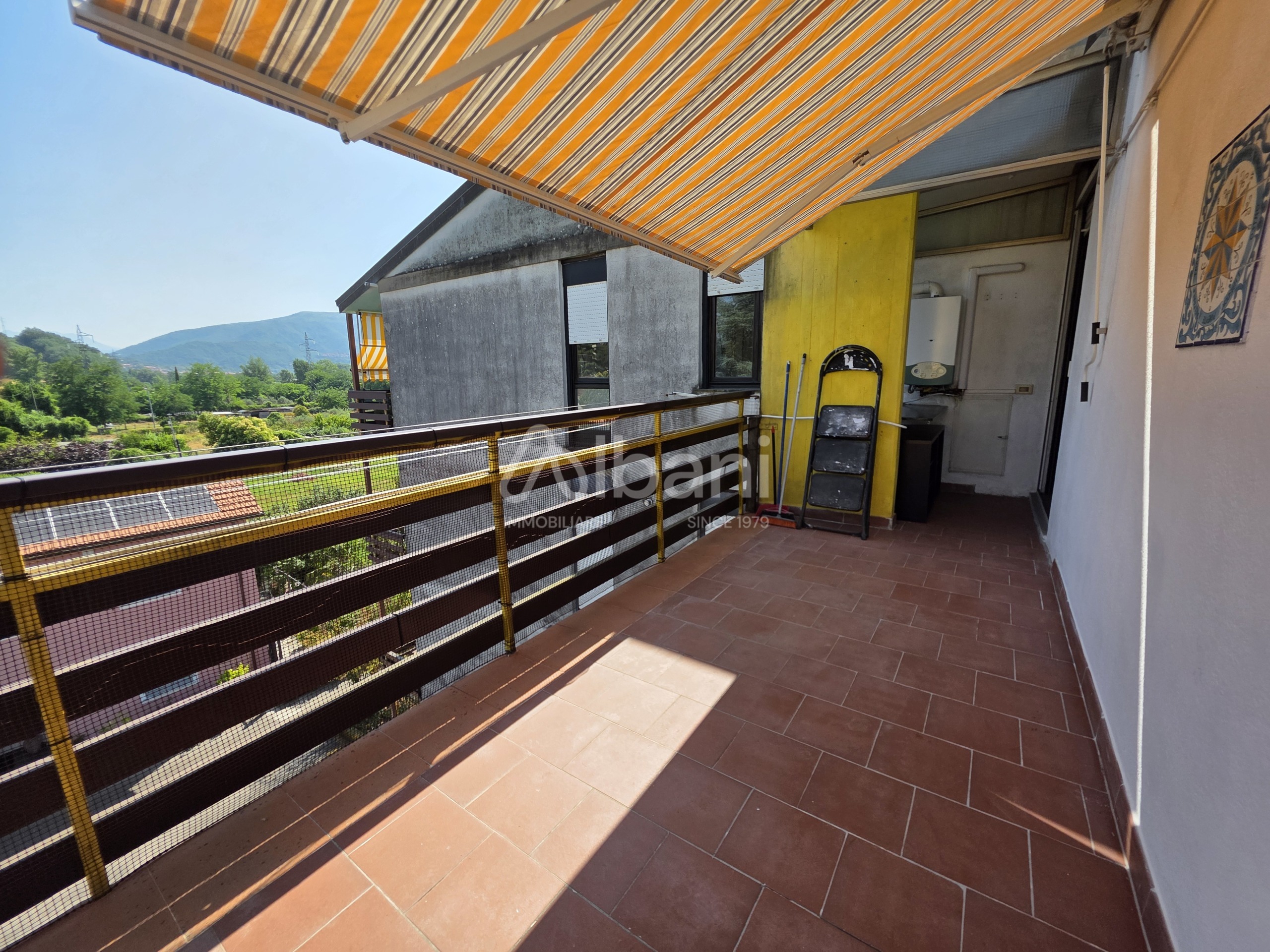 Attico con terrazzo a Bolano