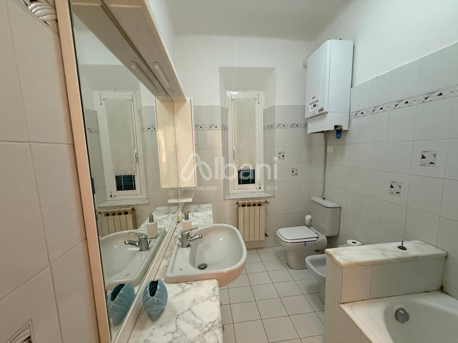 Quadrilocale con giardino a Lerici