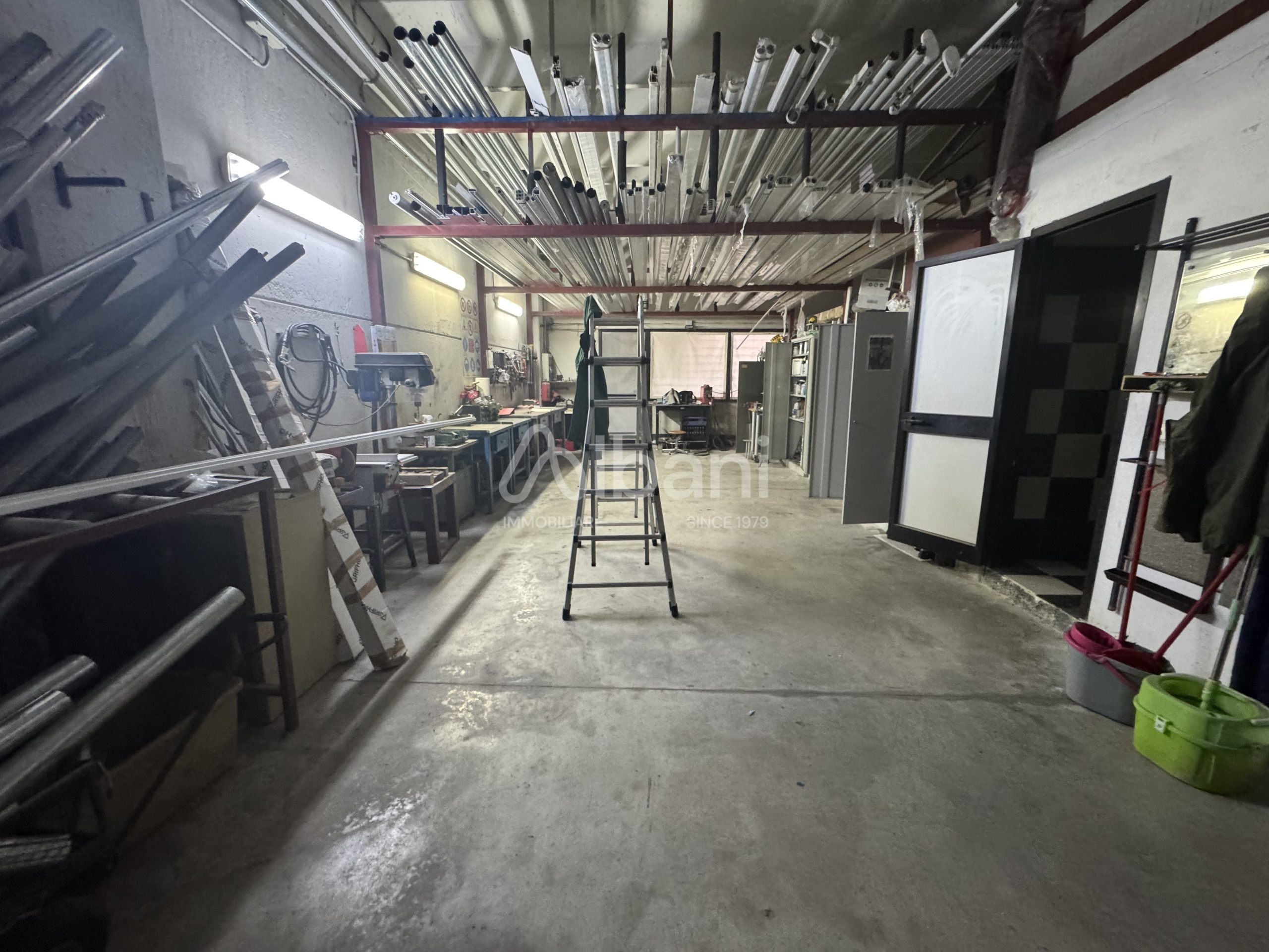 Capannone in vendita a La Spezia