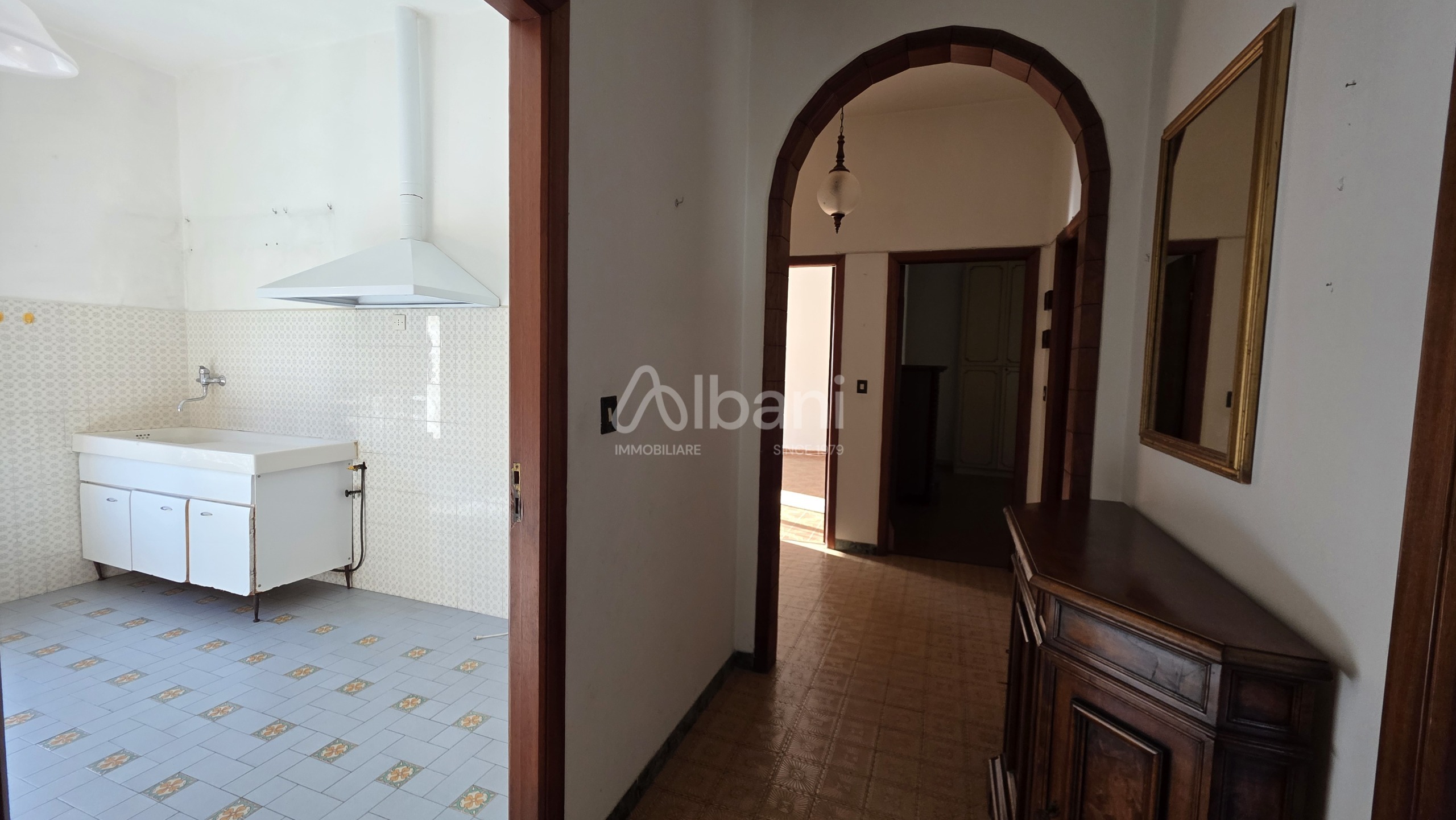 Appartamento in vendita a Vezzano Ligure