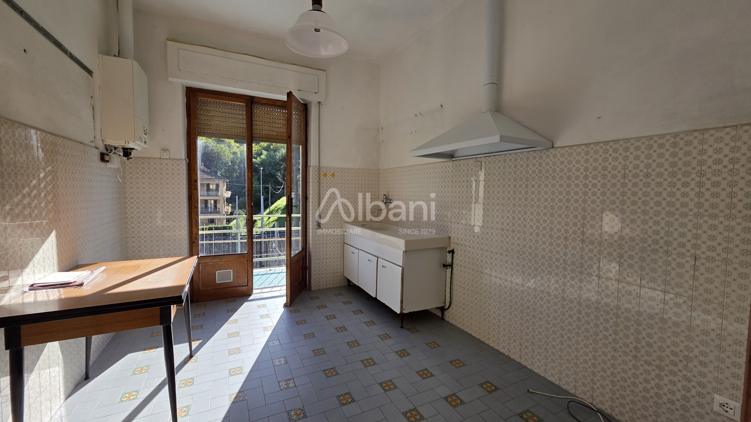 Appartamento in vendita a Vezzano Ligure