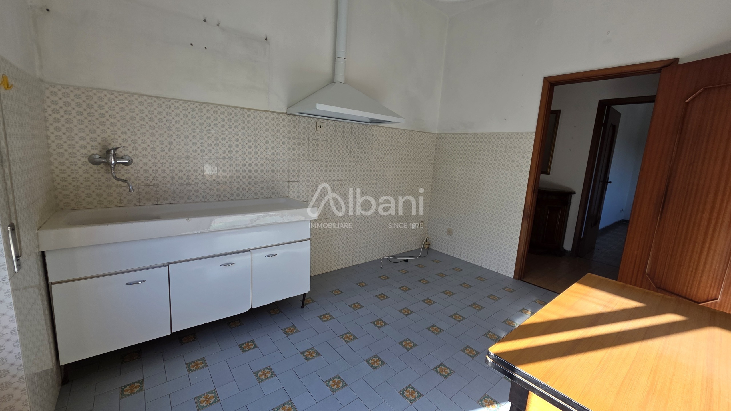 Appartamento in vendita a Vezzano Ligure