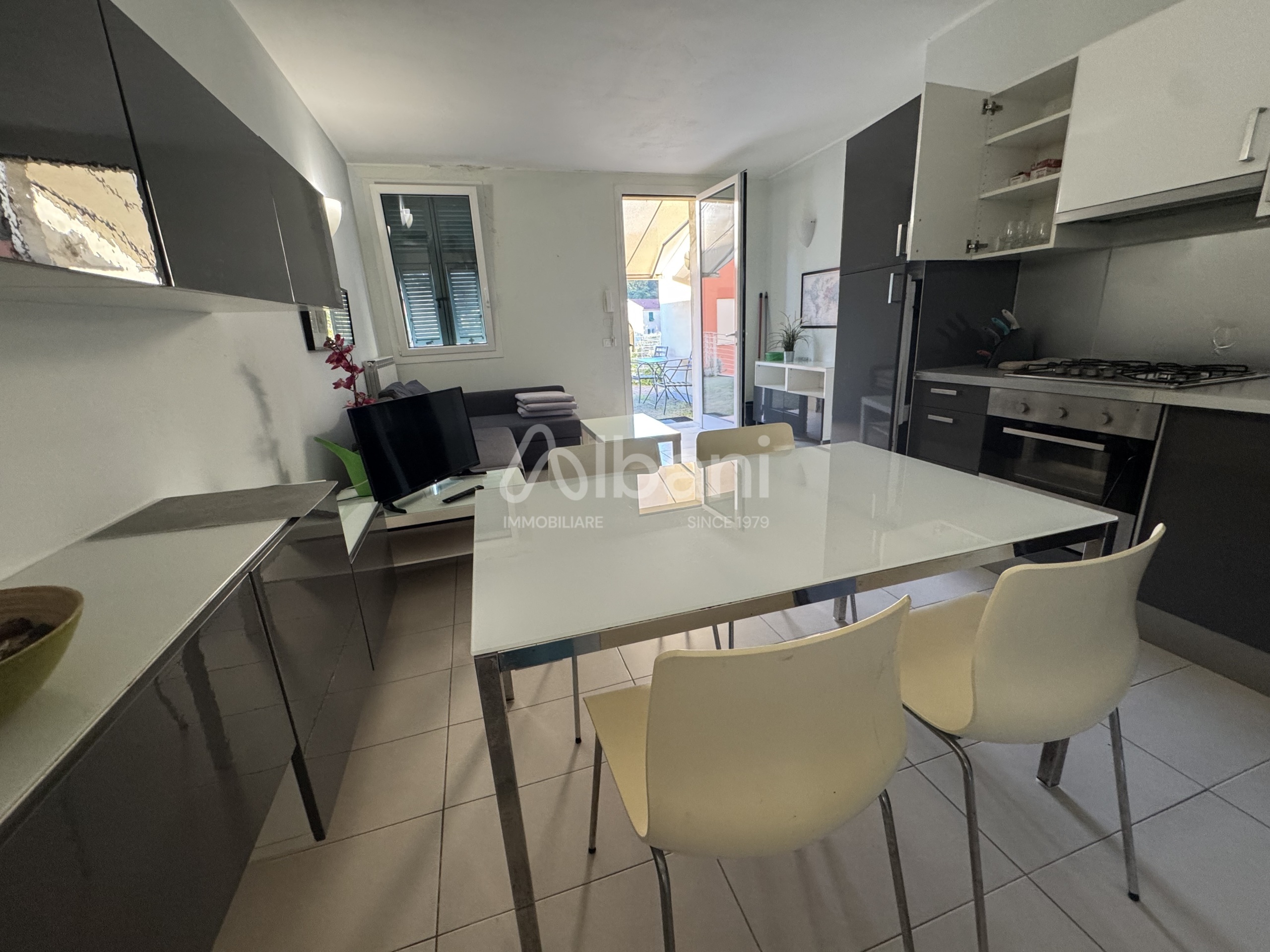 Trilocale con giardino a La Spezia