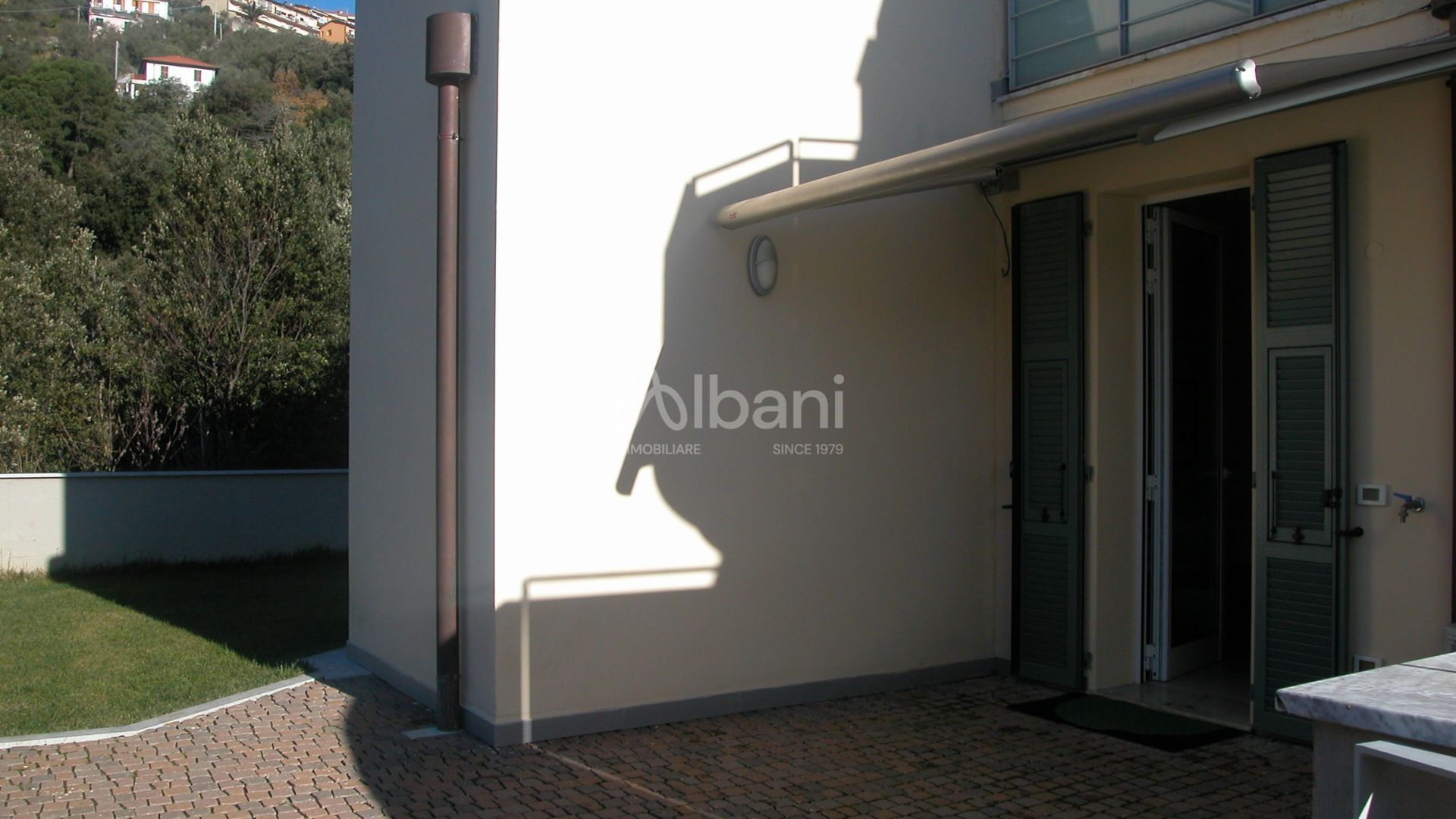 Trilocale con giardino a La Spezia