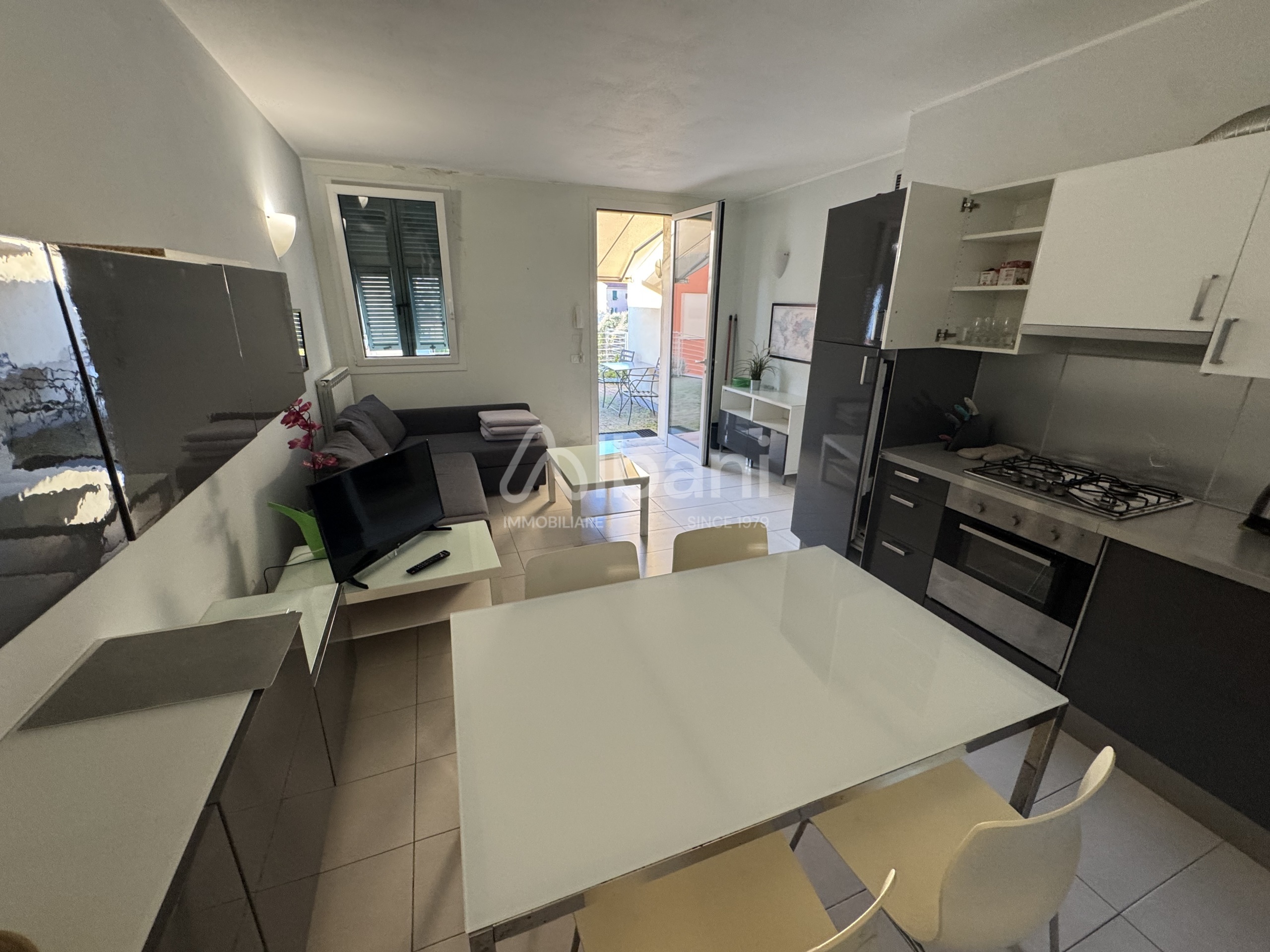 Trilocale con giardino a La Spezia