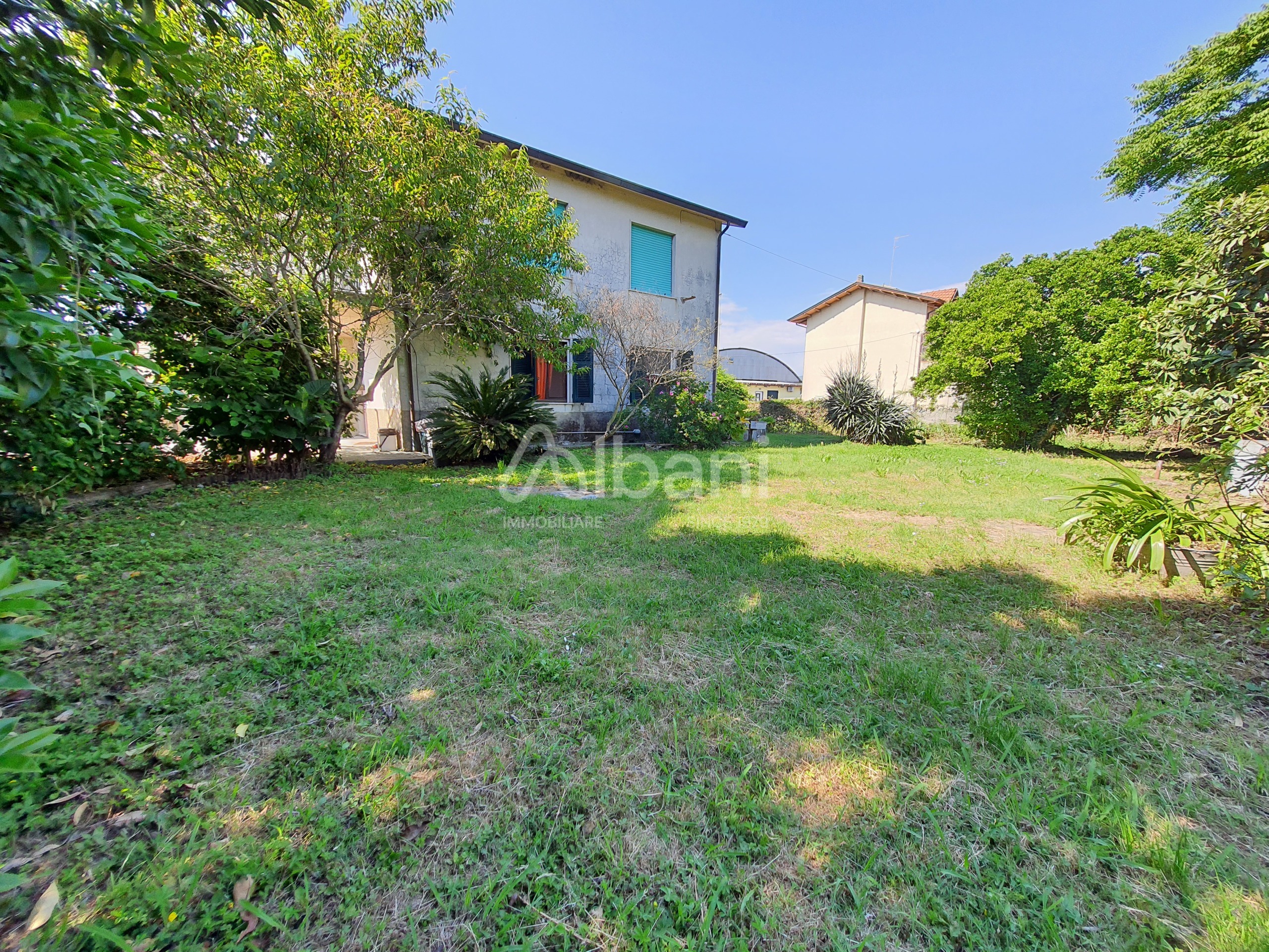 Casa indipendente con giardino in via caduti del lavoro 1, Arcola