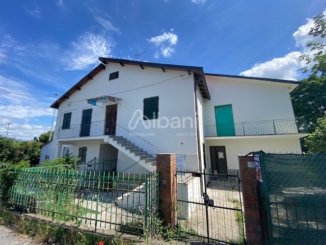 Casa indipendente con giardino in via caduti del lavoro 1, Arcola