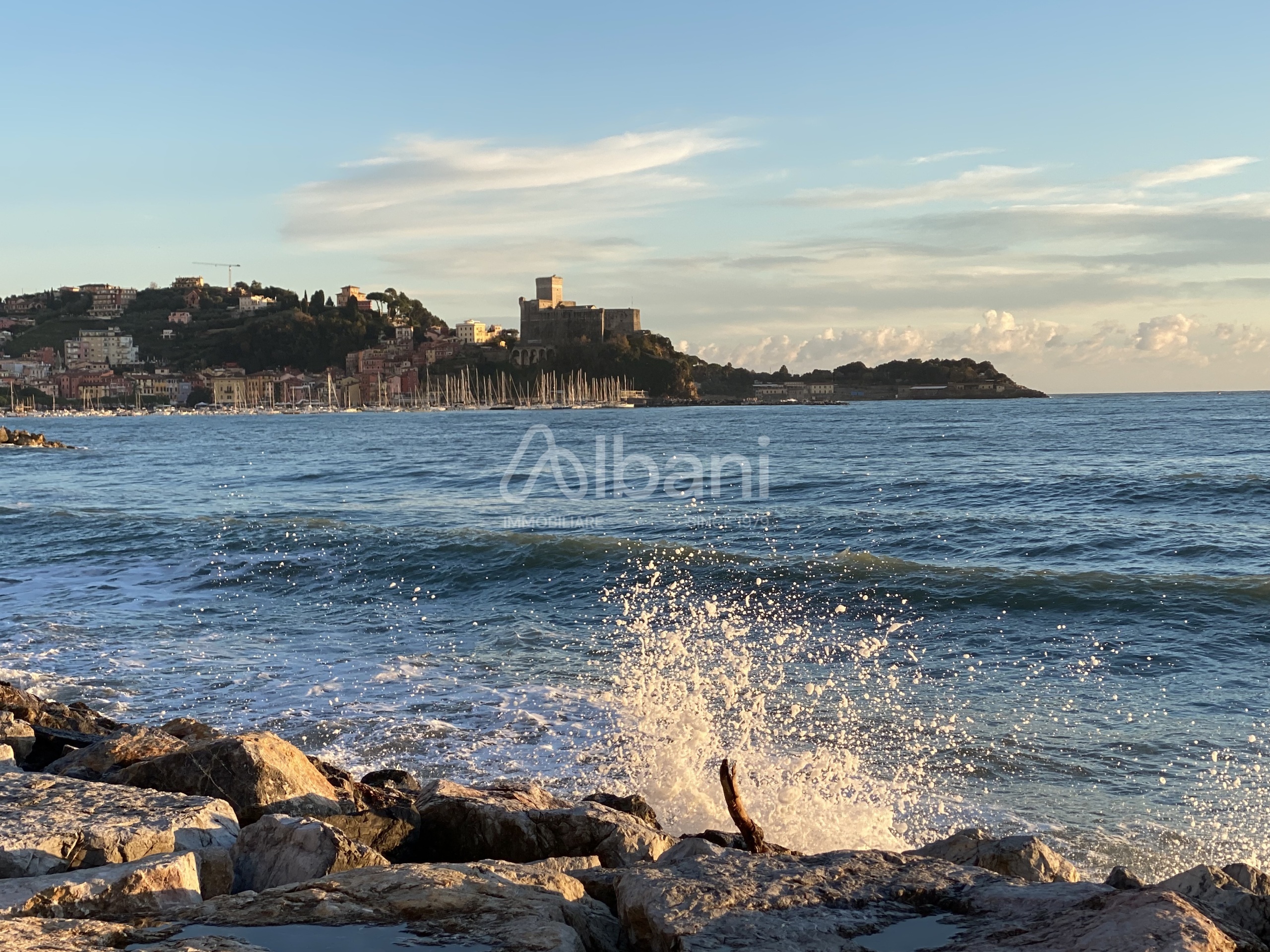 Posto auto coperto in vendita in via vecchia, Lerici