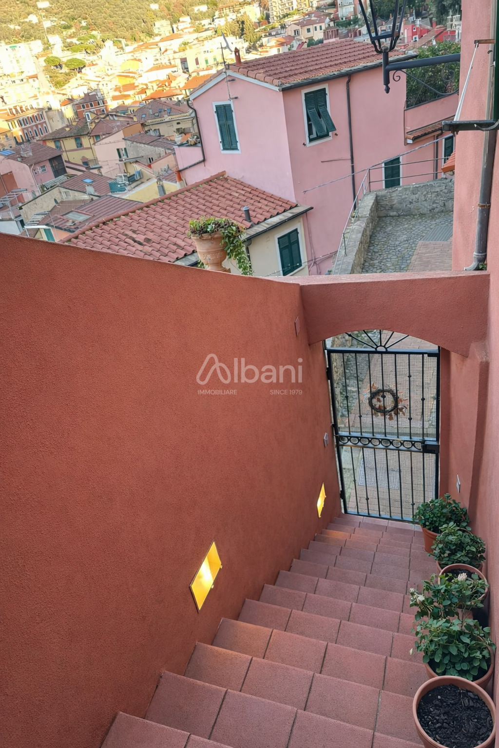 Quadrilocale con giardino a Lerici