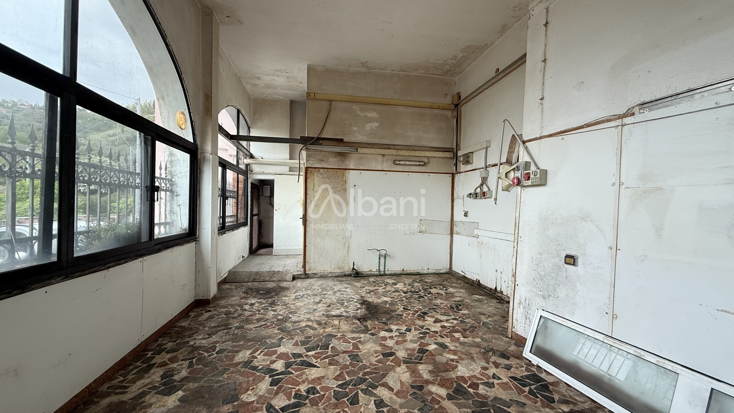 Locale commerciale in vendita, Arcola cerri