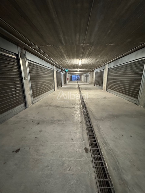Box/Garage in vendita a Sarzana