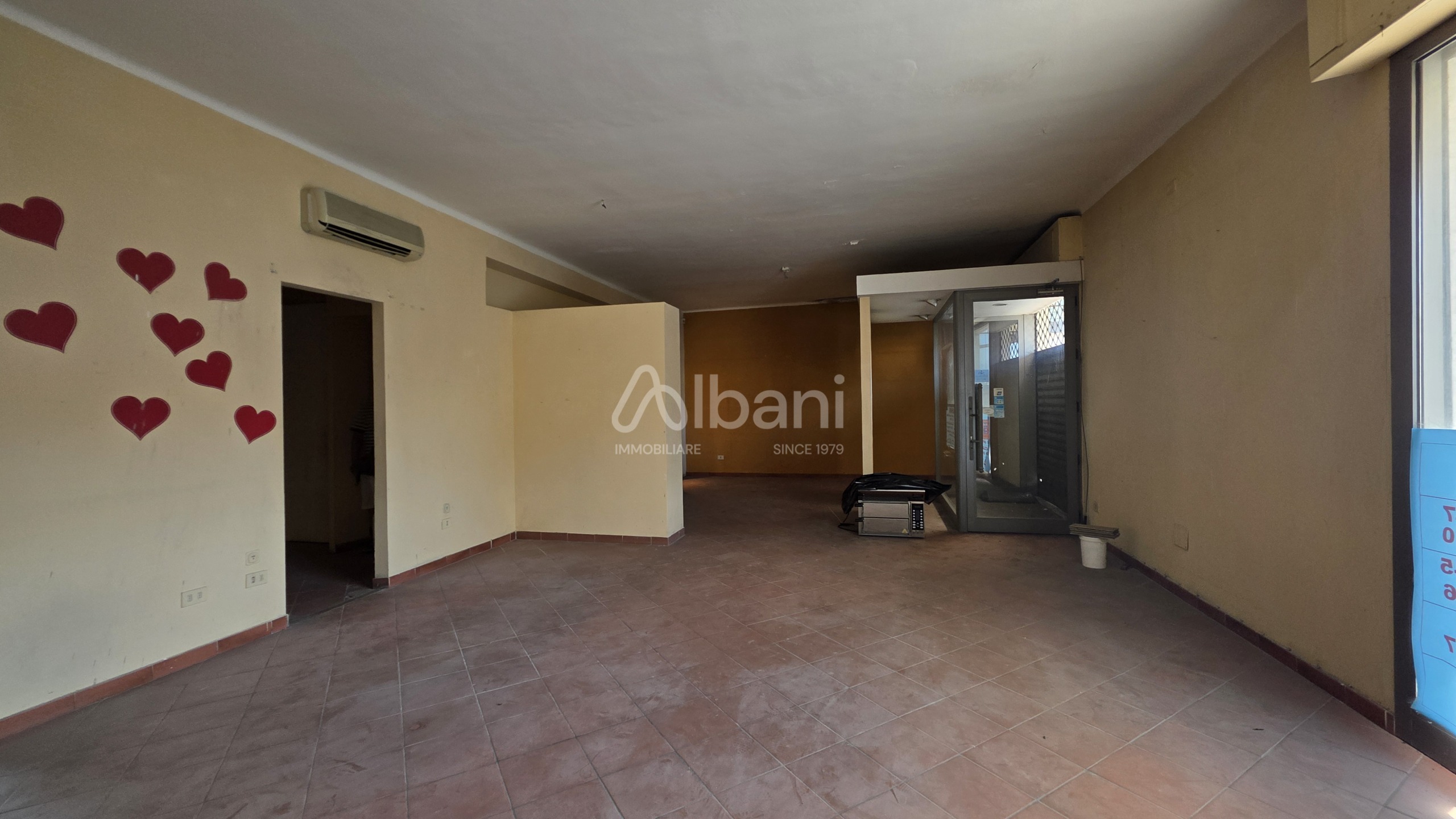 Locale commerciale in affitto, Vezzano Ligure prati