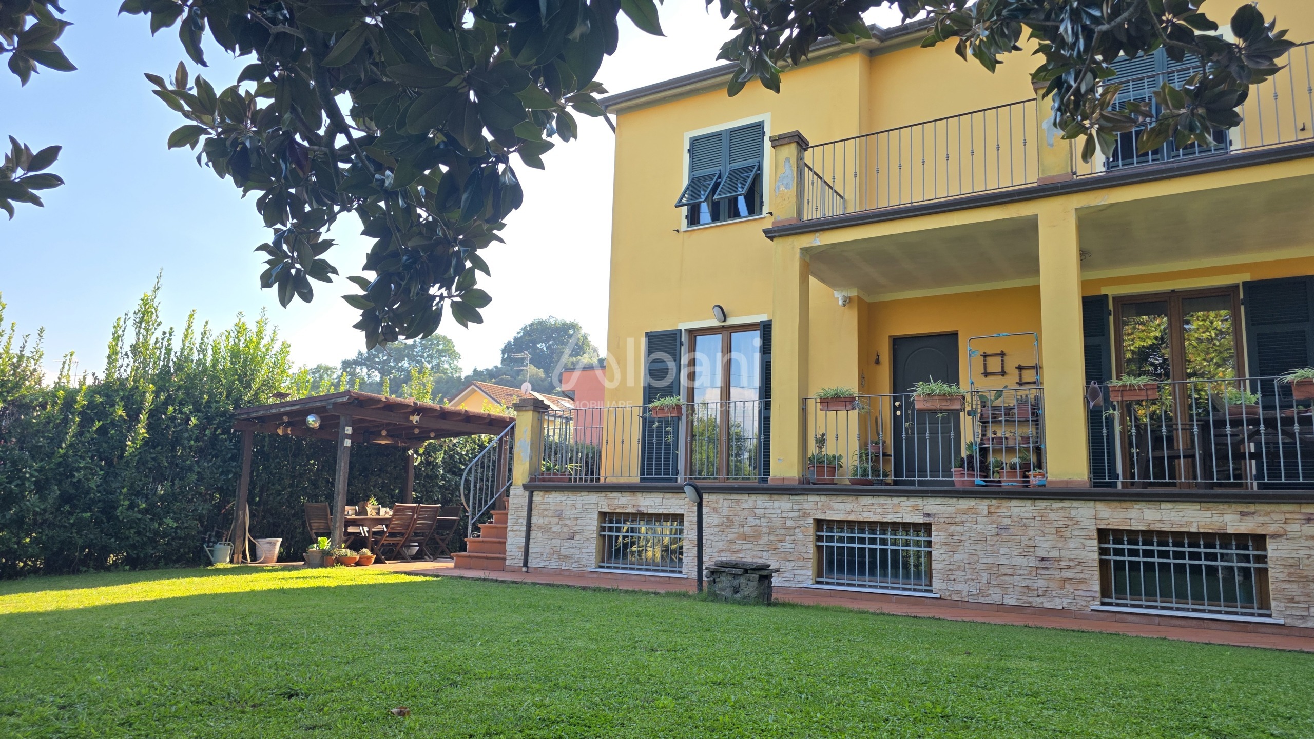 Casa indipendente con terrazzo, Arcola ponte di