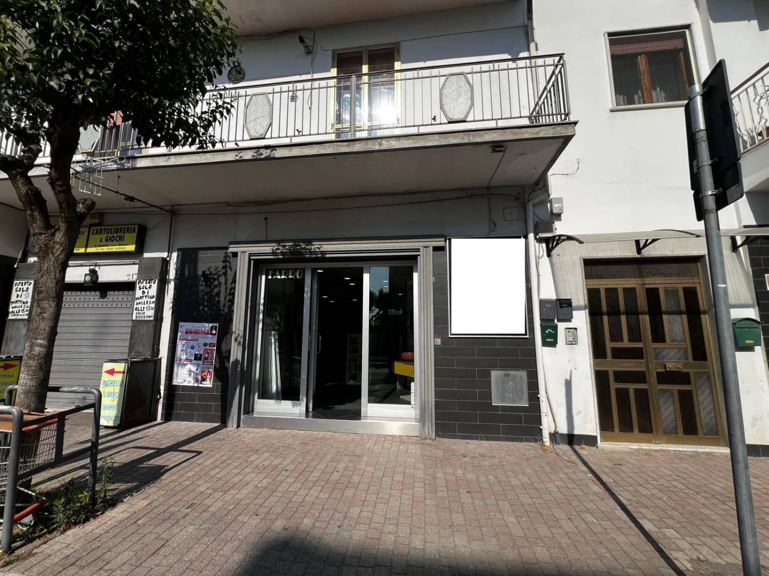 Locale commerciale in affitto a Battipaglia