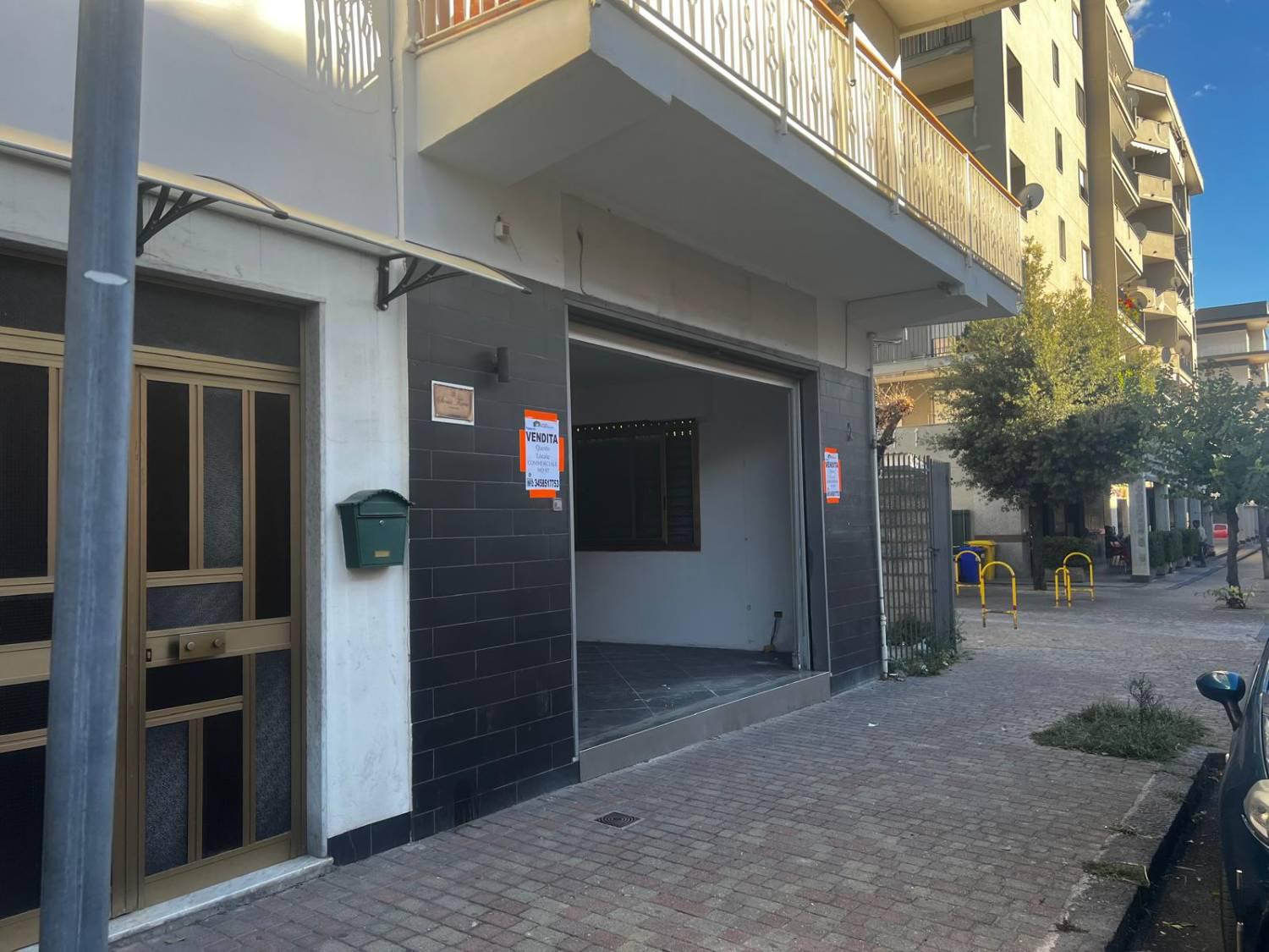 Negozio da ristrutturare a Battipaglia
