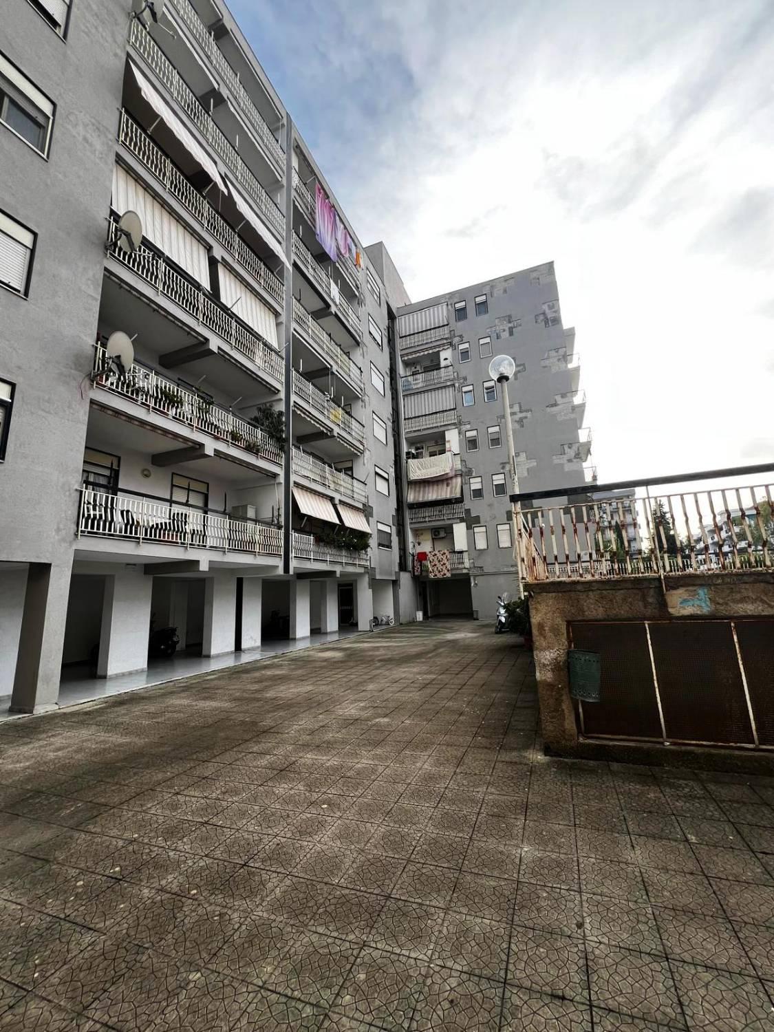 Quadrilocale con box a Battipaglia