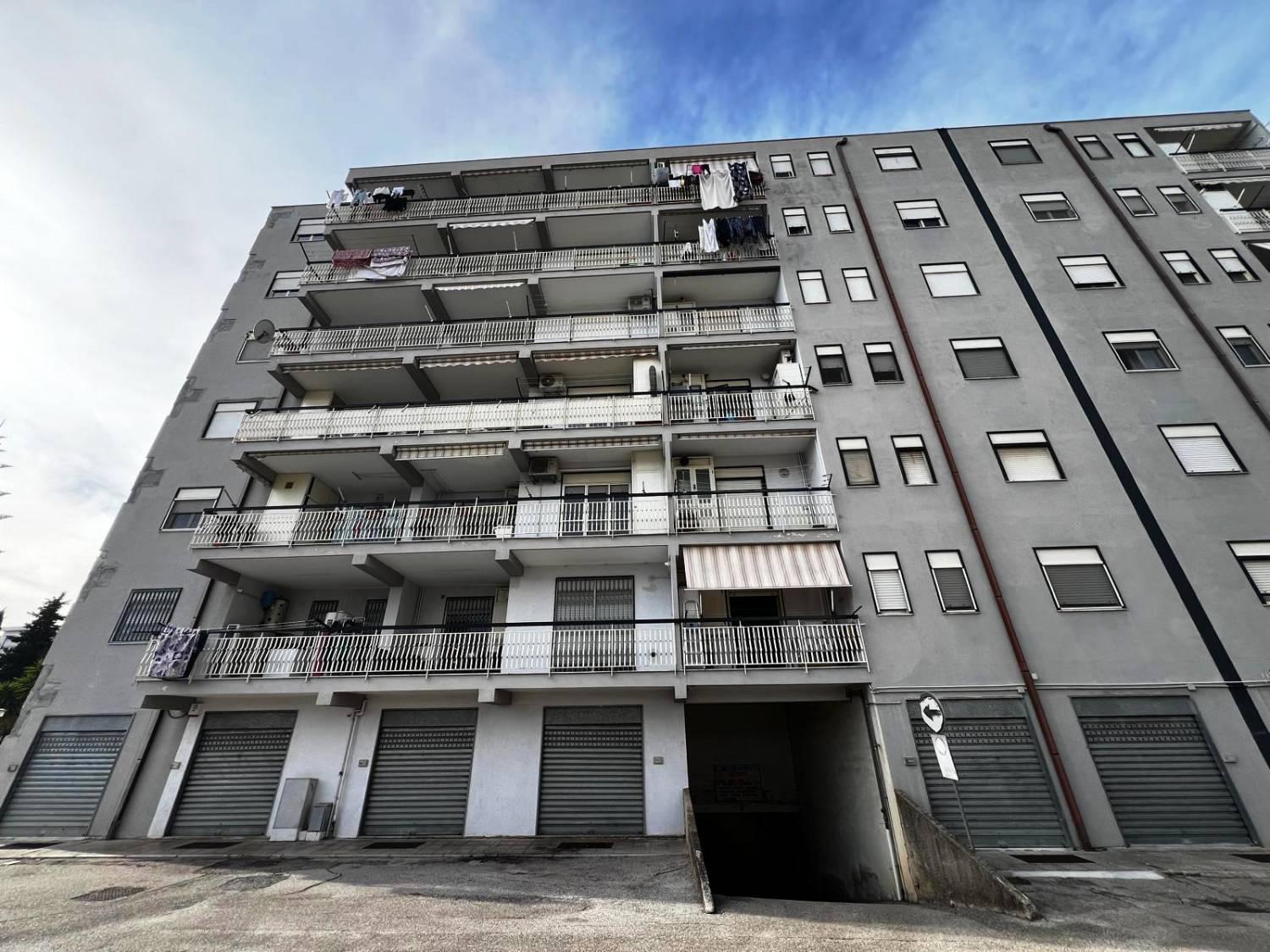 Quadrilocale con box a Battipaglia