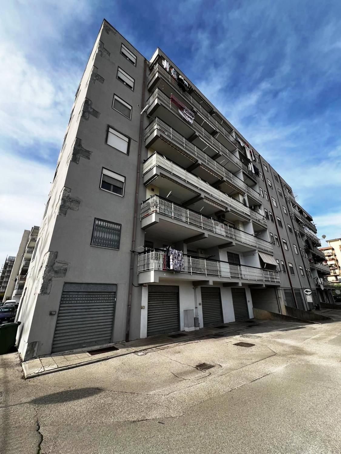 Quadrilocale con box a Battipaglia