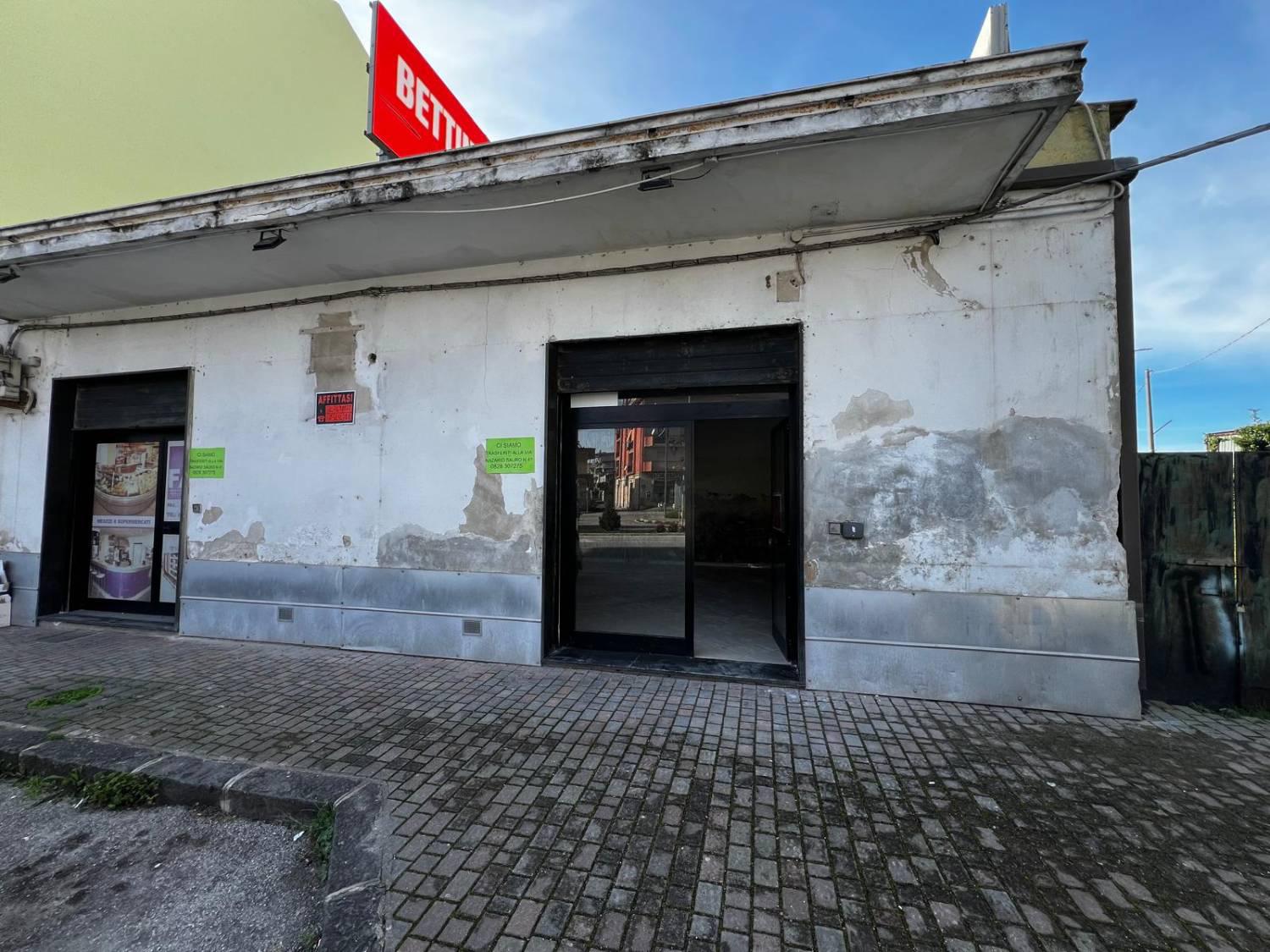 Locale commerciale da ristrutturare a Battipaglia