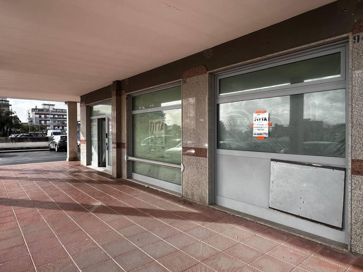 Locale commerciale da ristrutturare a Battipaglia